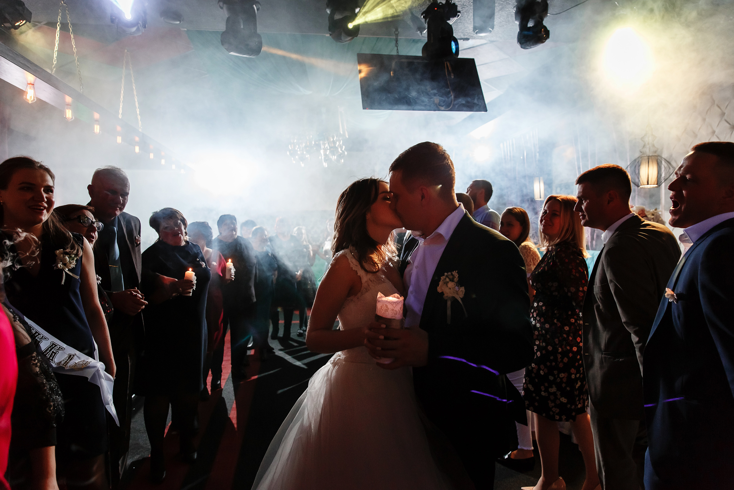 Свадебный банкет в Караоке-баре "АКВАПЭЛЛА" в пос.Мостовской. Фотограф deemvest.ru