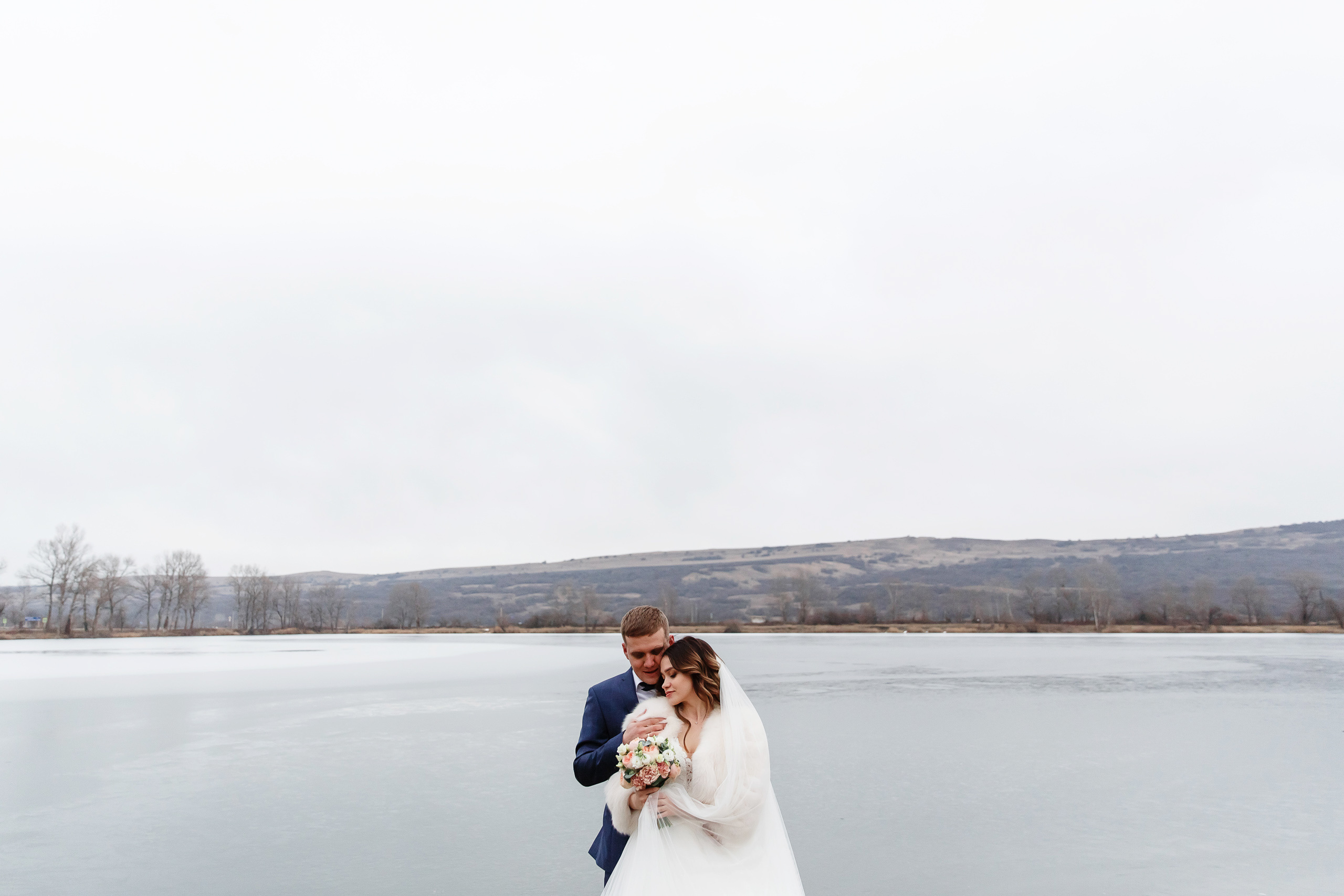 Зимняя свадебная фотопрогулка в Краснодарском крае. База отдыха "Аква-Вита". Фотограф на свадьбу Дмитрий Шевченко.