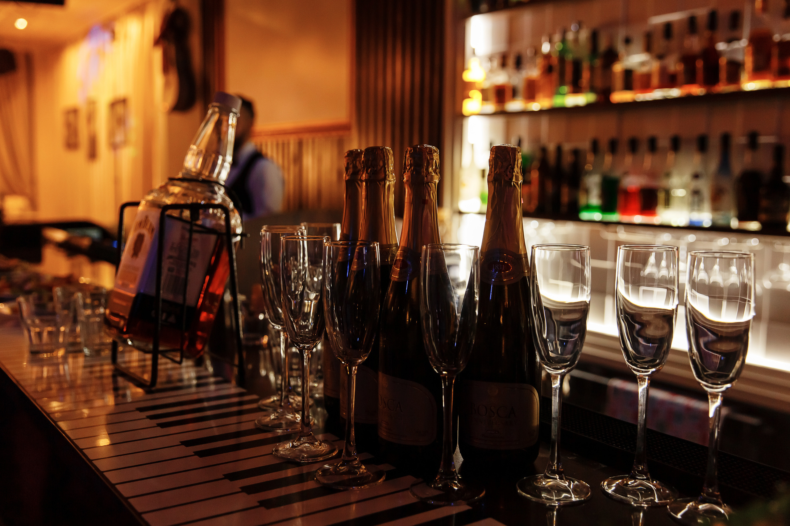 Свадебный банкет в Караоке-баре "АКВАПЭЛЛА" в пос.Мостовской. Фотограф deemvest.ru