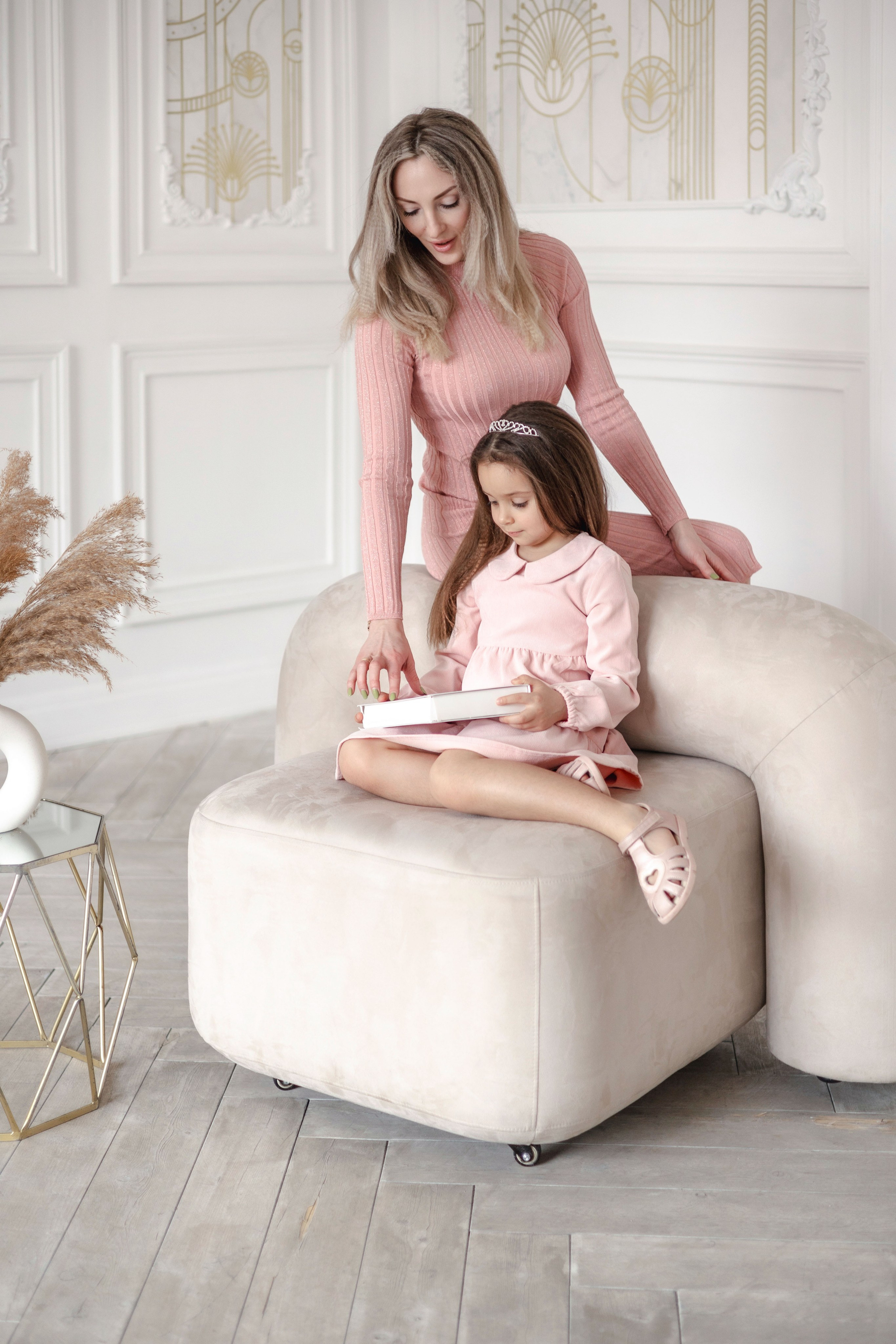 Семейные фотосессии интерьер. Профессиональный фотограф Ковалева Олеся