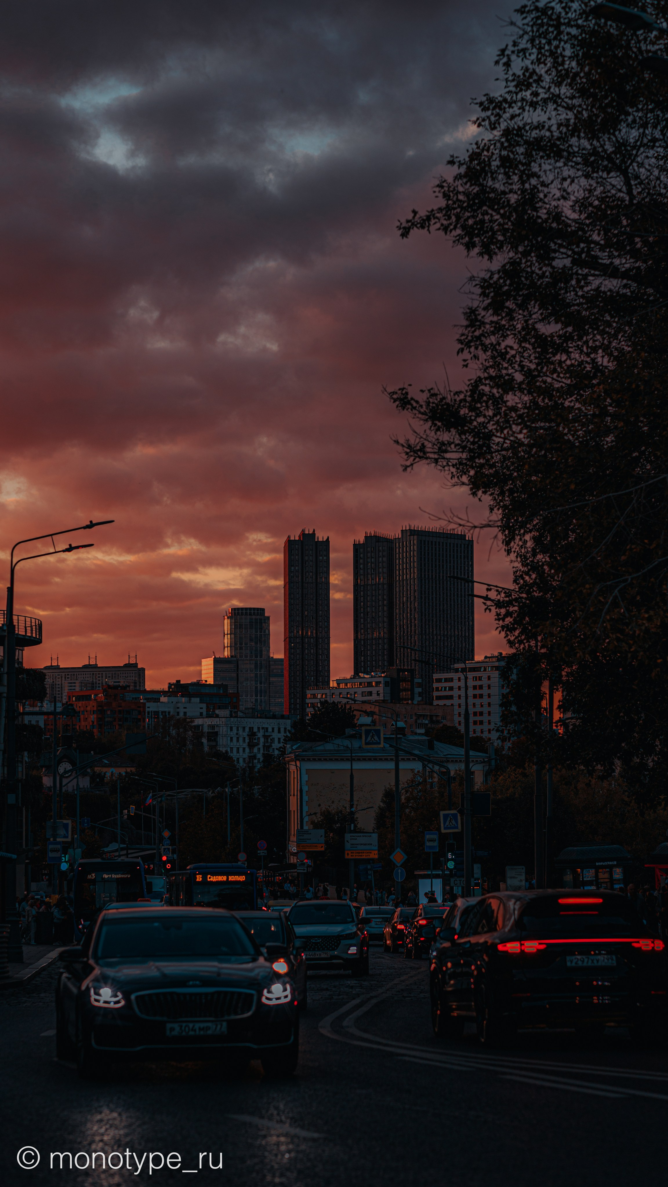 ST. BARRICADE. MOSCOW / БАРРИКАДНАЯ. МОСКВА