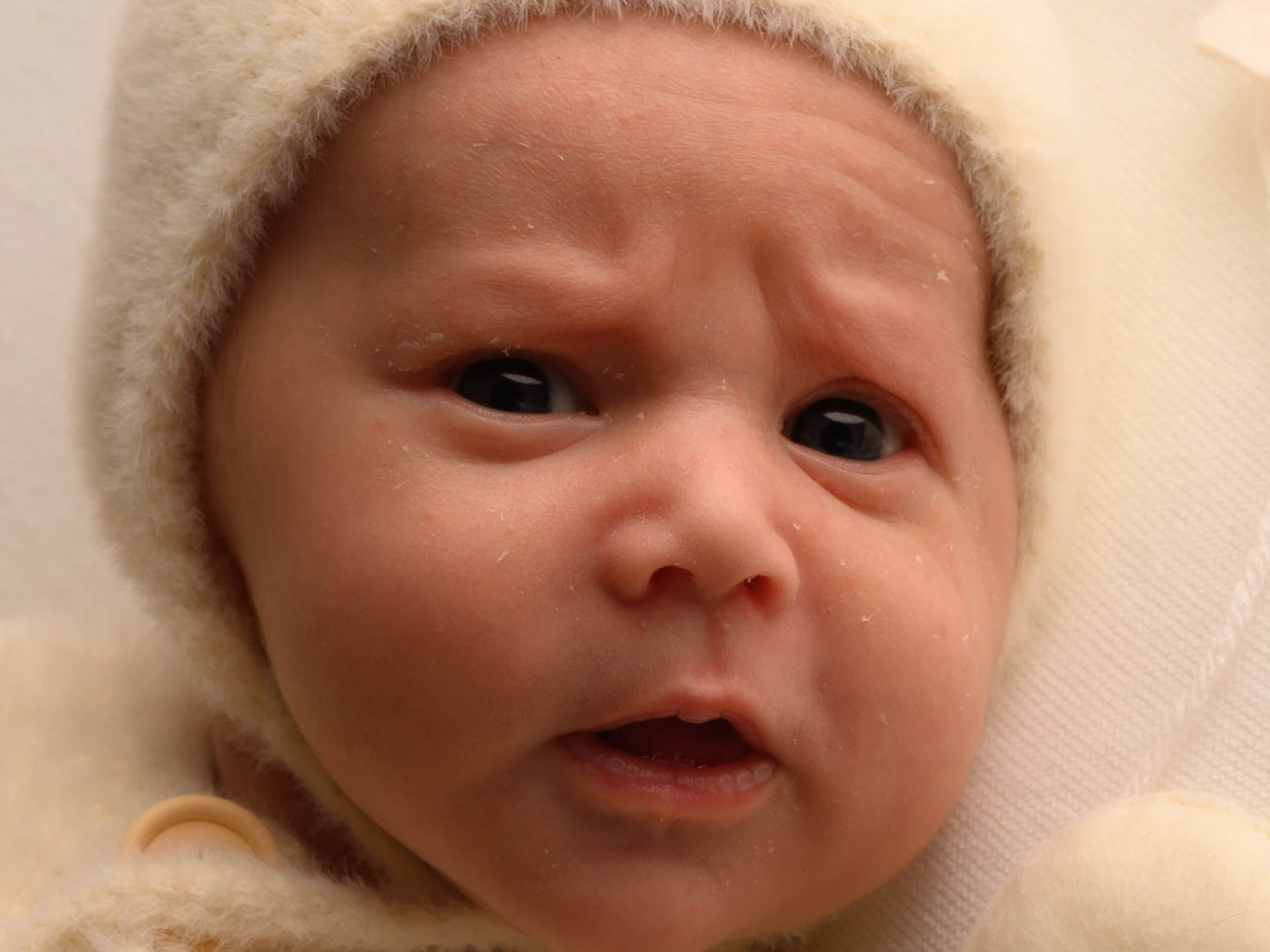 Фотография новорожденных Уссурийск. Рубрика авторская обработка ДО и После. Фотограф новорожденных (ньюборн) в г. Уссурийске Приморский край Ирина Губанова