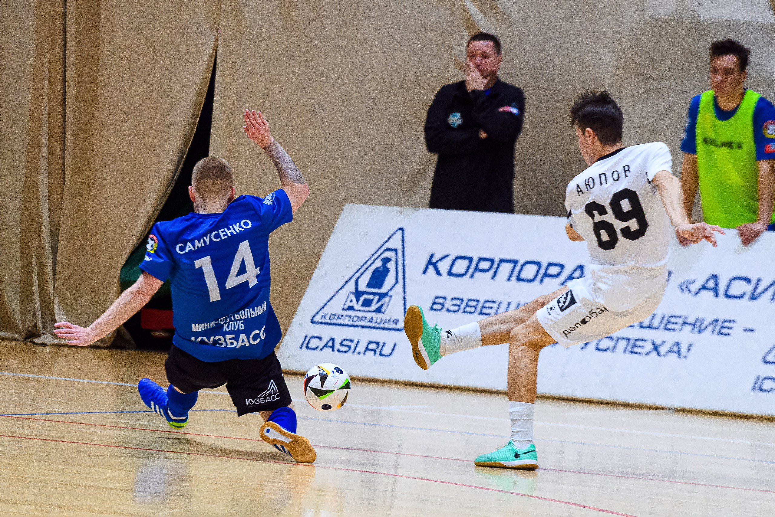 Высшая лига по футзалу — Сезон 2024-2025 — 2ой тур. Репортажный фотограф в Кемерово