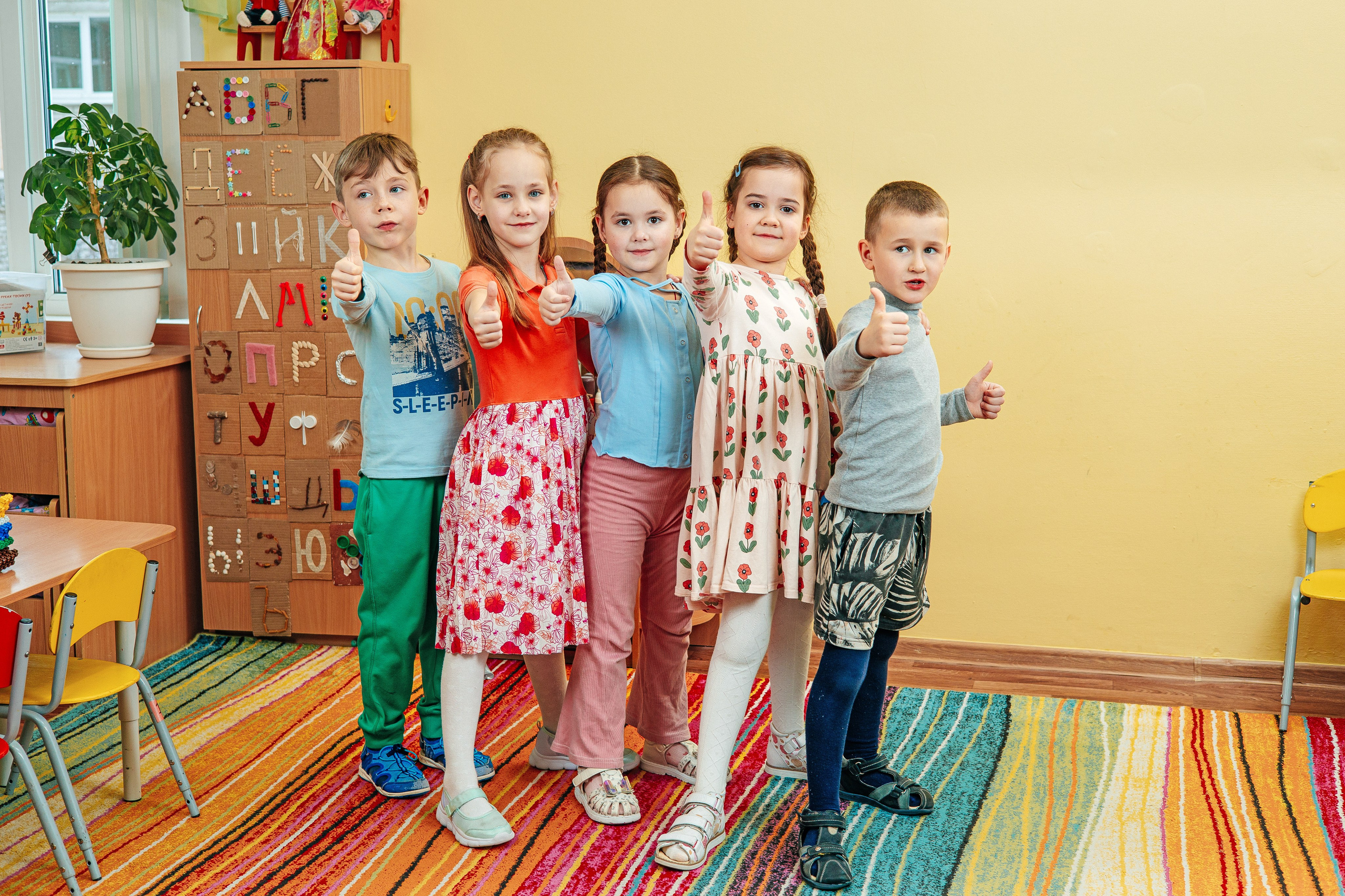 ФОТОГРАФИИ В ГРУППЕ. Фотосессия в Петергофе — фотограф Юлия Корчак