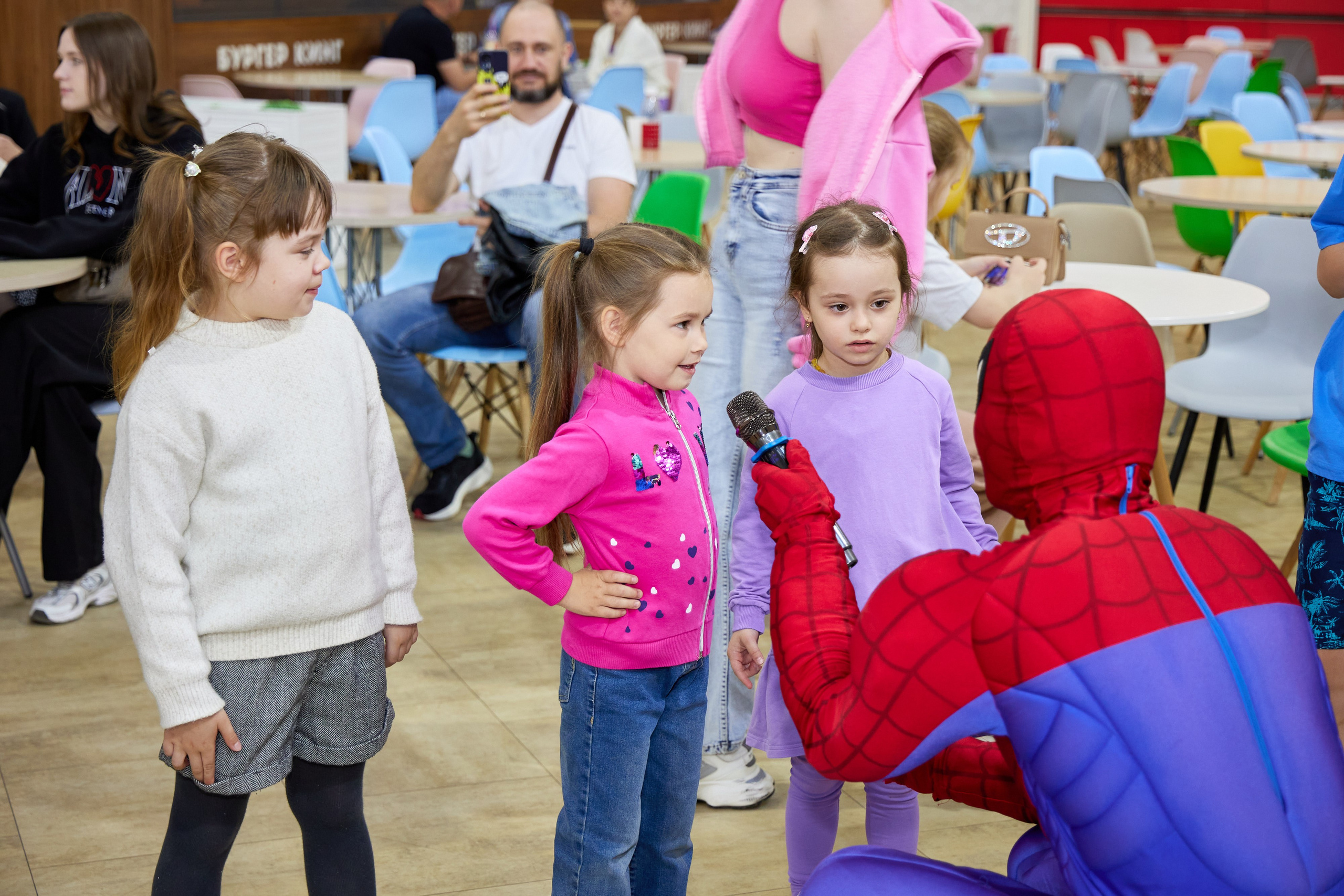 Репортажные кадры с детских праздников