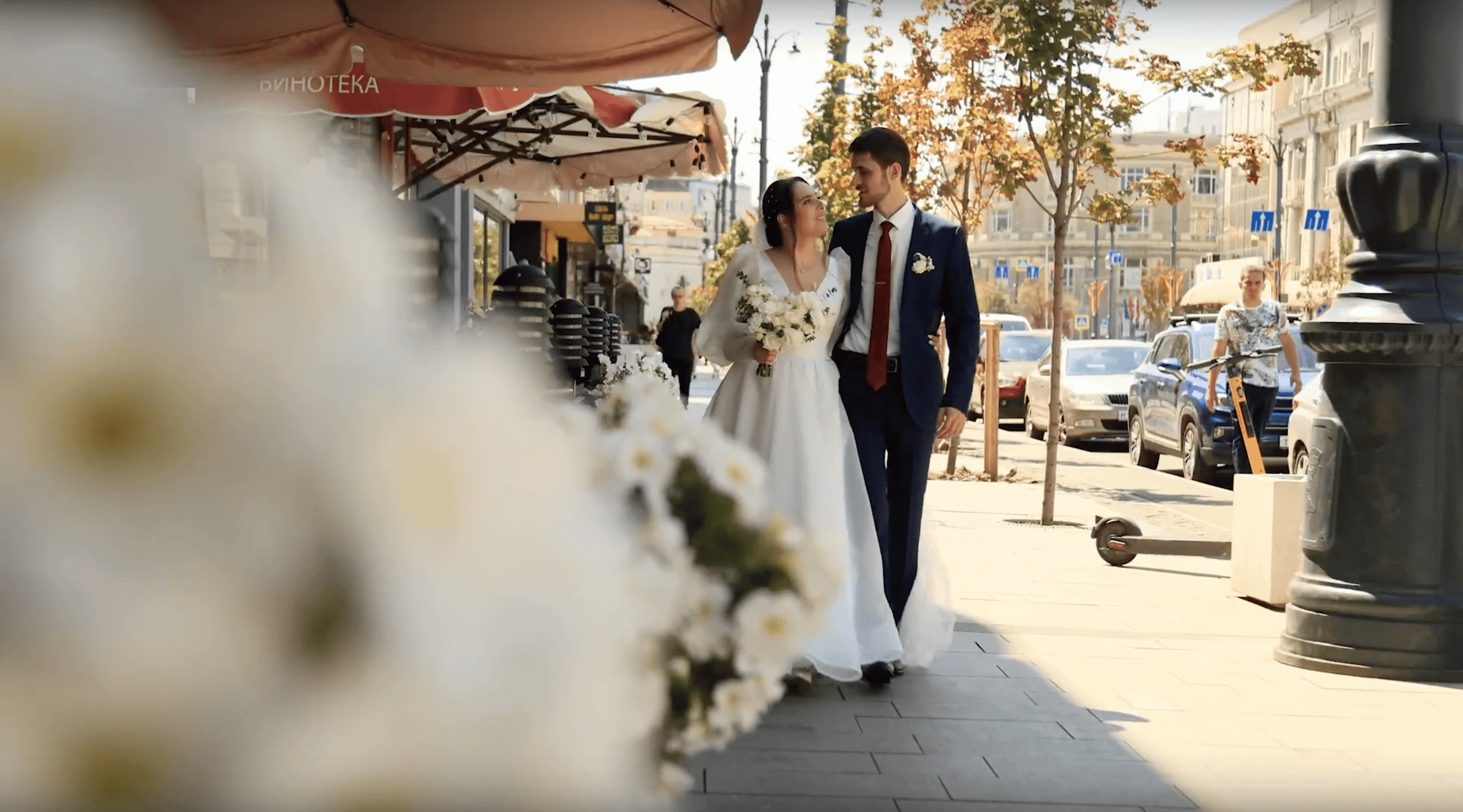 Видеосьемка прогулки молодоженов