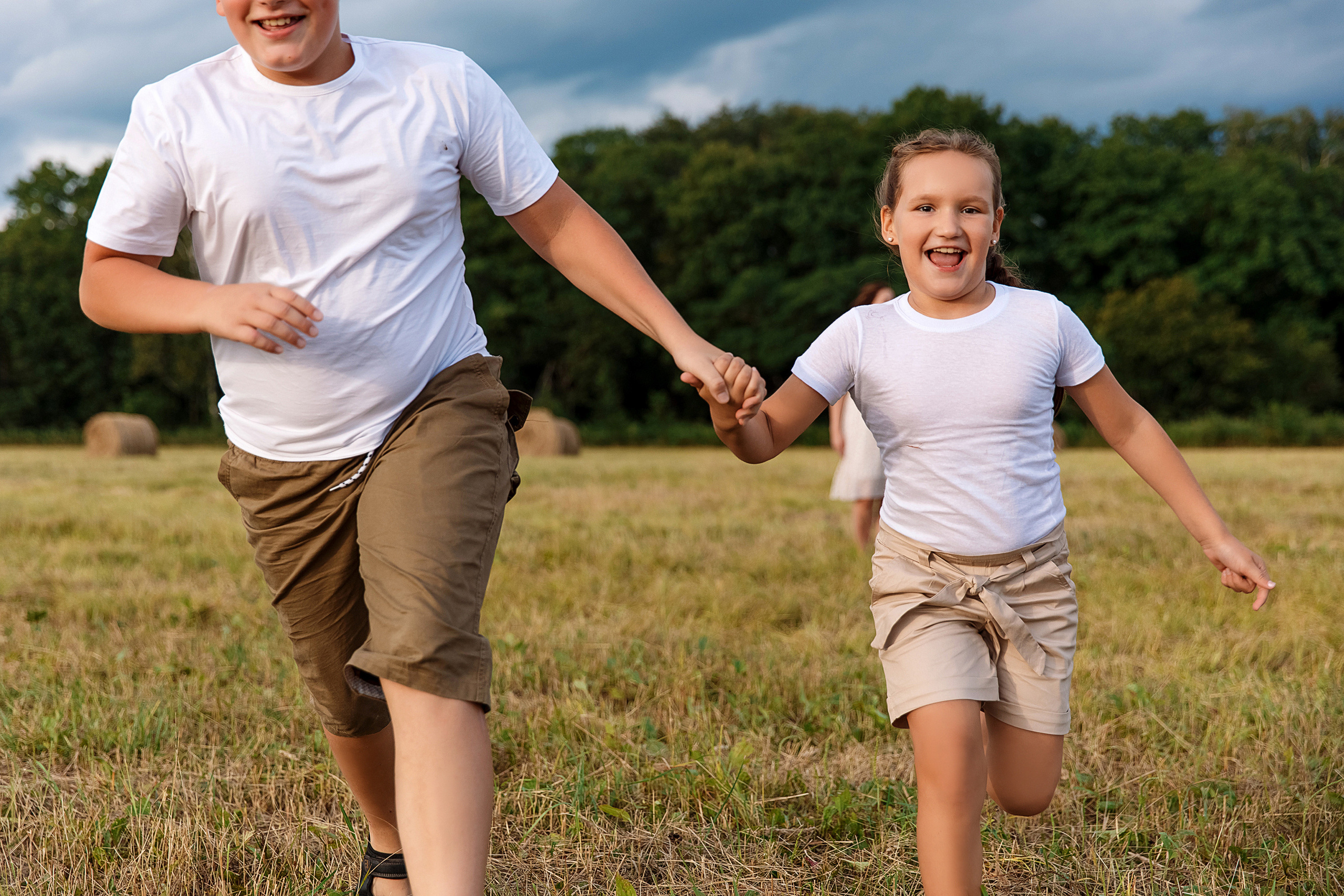 Фотосессия на сене. Фотограф Любовь Корниенко, Примоский край