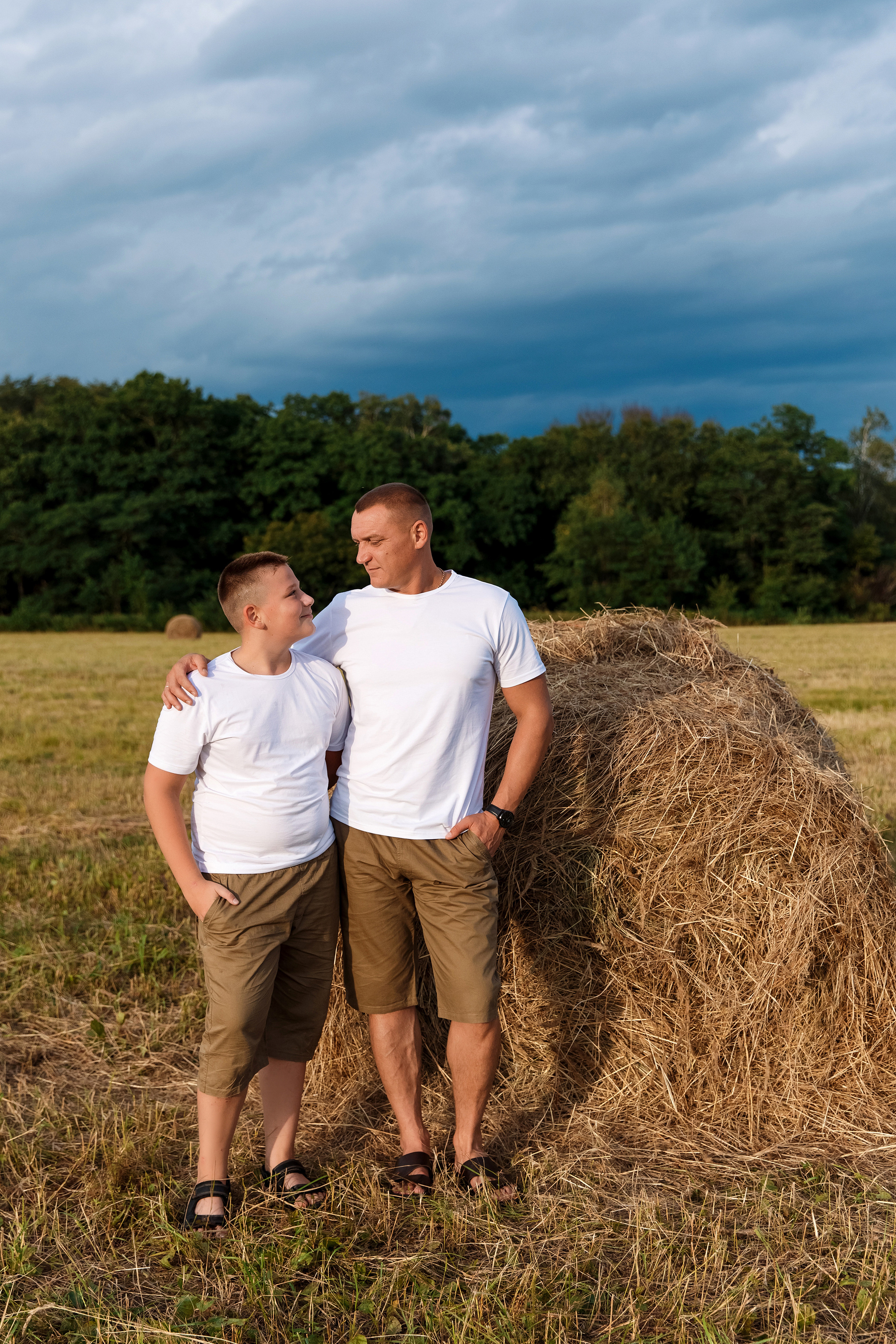 Фотосессия на сене. Фотограф Любовь Корниенко, Примоский край
