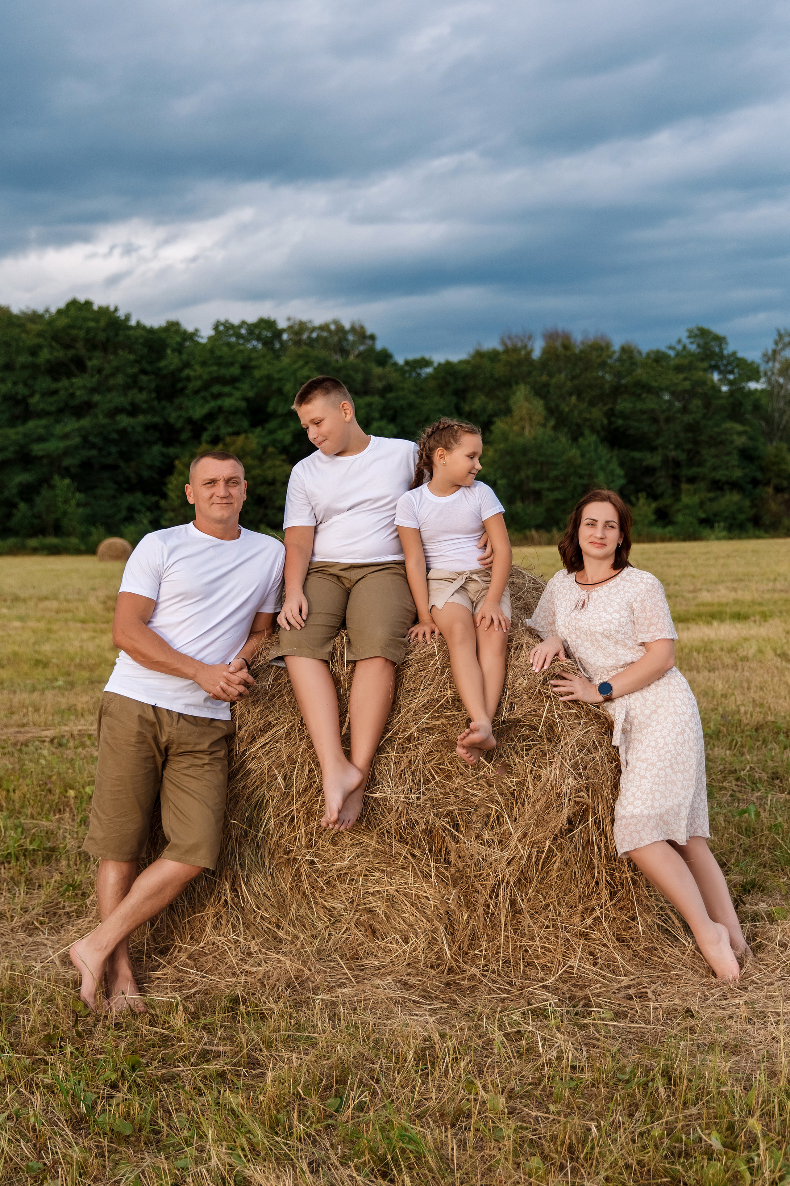 Фотосессия на сене. Фотограф Любовь Корниенко, Примоский край