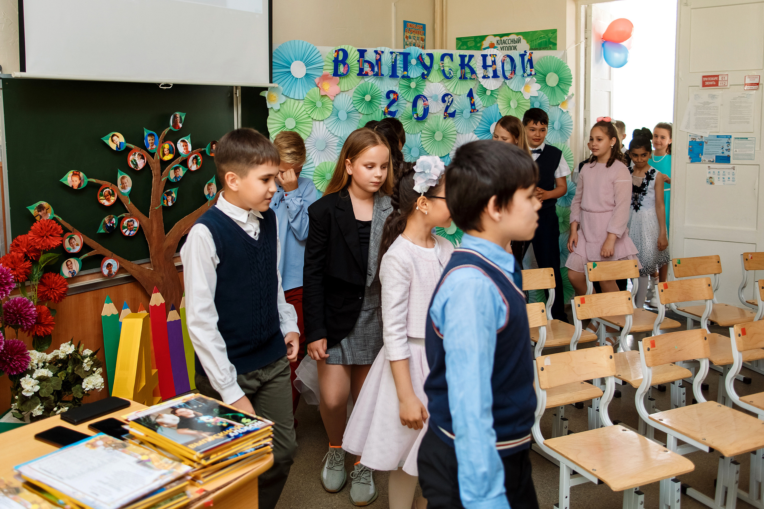 4А класс, фотосессия в школе + выпускной. Фотограф Любовь Корниенко, Примоский край