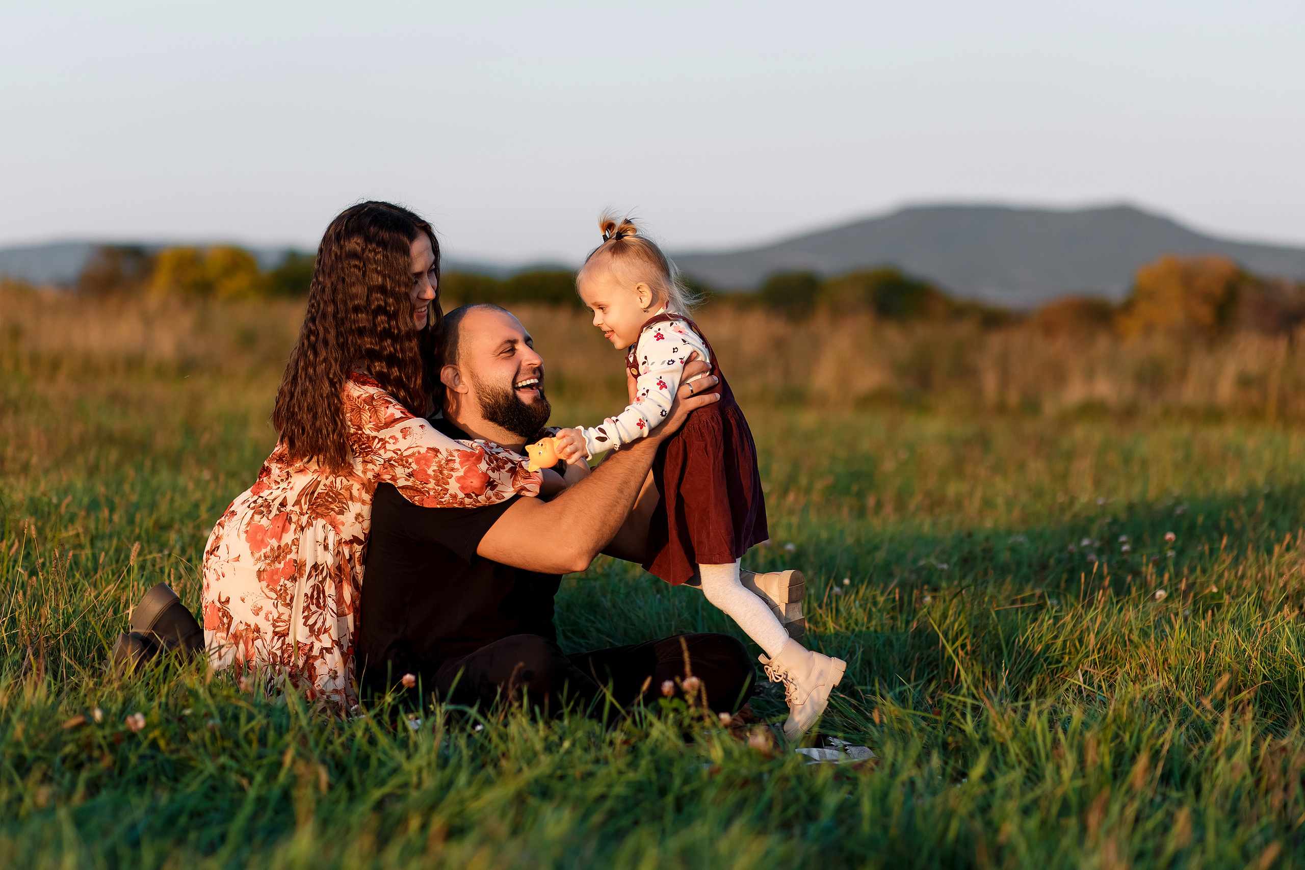 Фотосессия на поле. Фотограф Любовь Корниенко, Примоский край