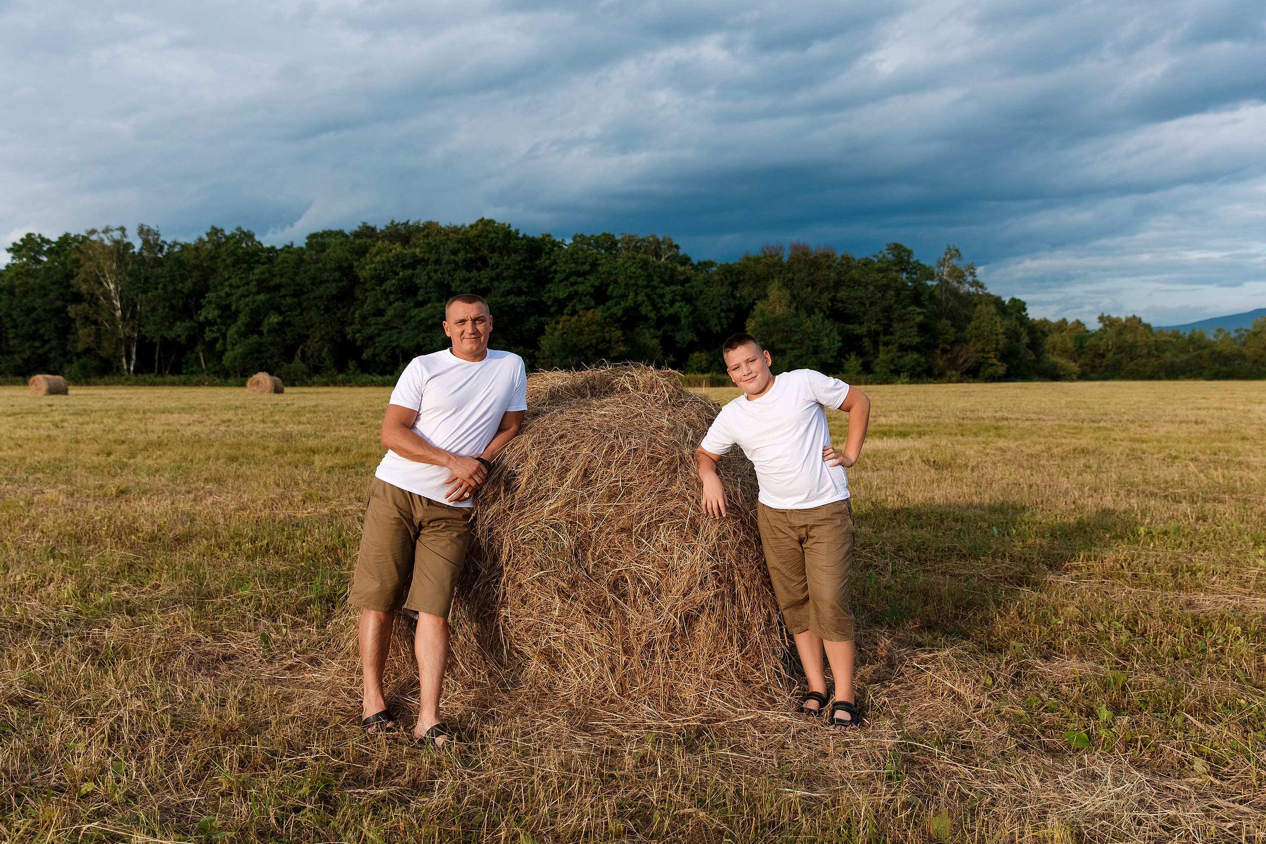 Фотосессия на сене. Фотограф Любовь Корниенко, Примоский край