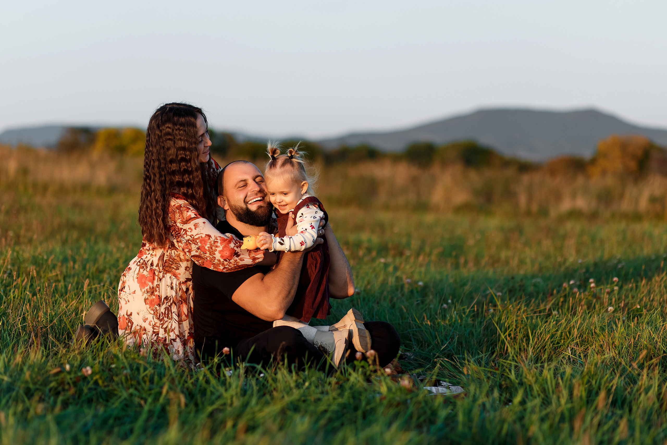 Фотосессия на поле. Фотограф Любовь Корниенко, Примоский край
