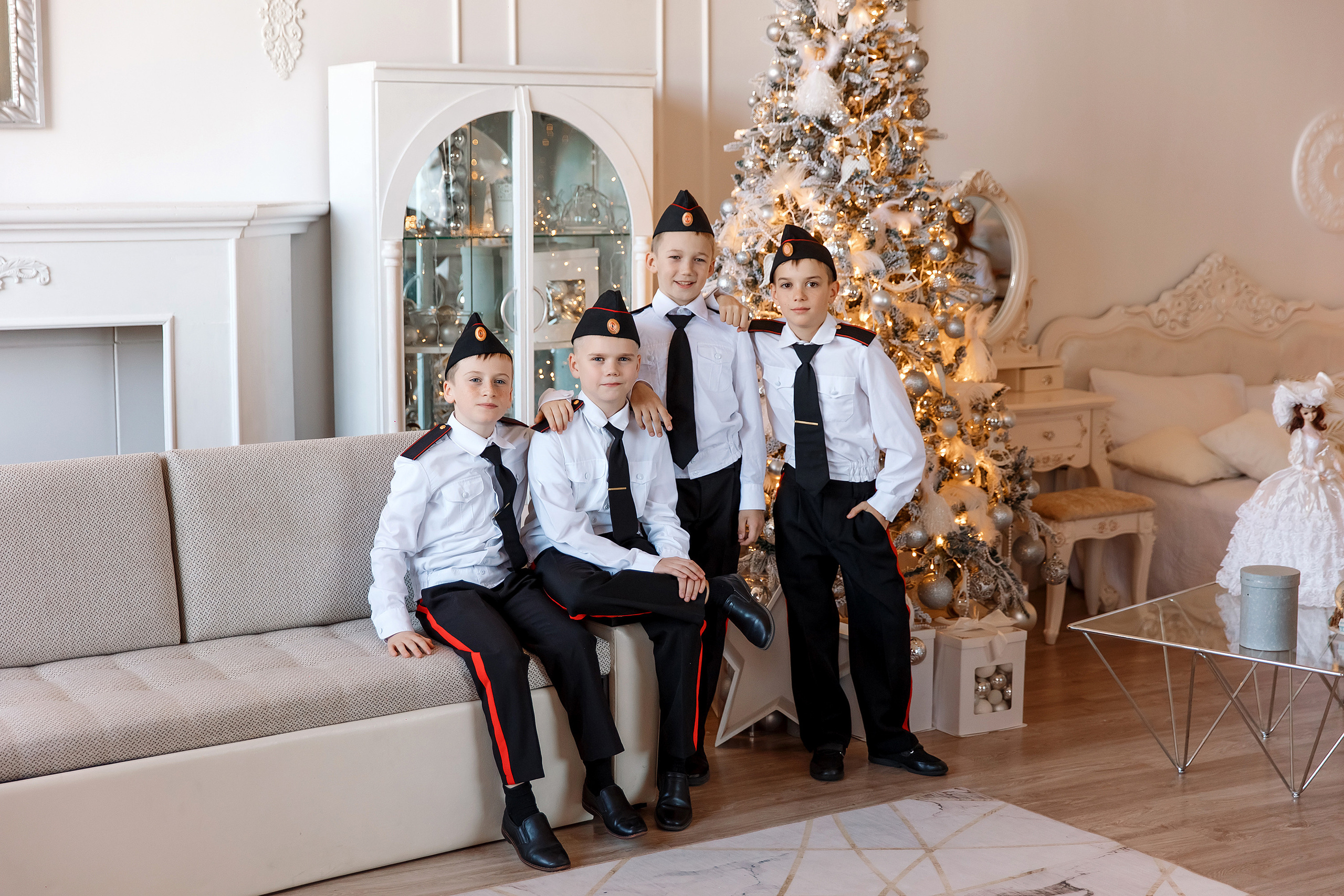 4 класс, фотосессия в фотостудии. Фотограф Любовь Корниенко, Примоский край