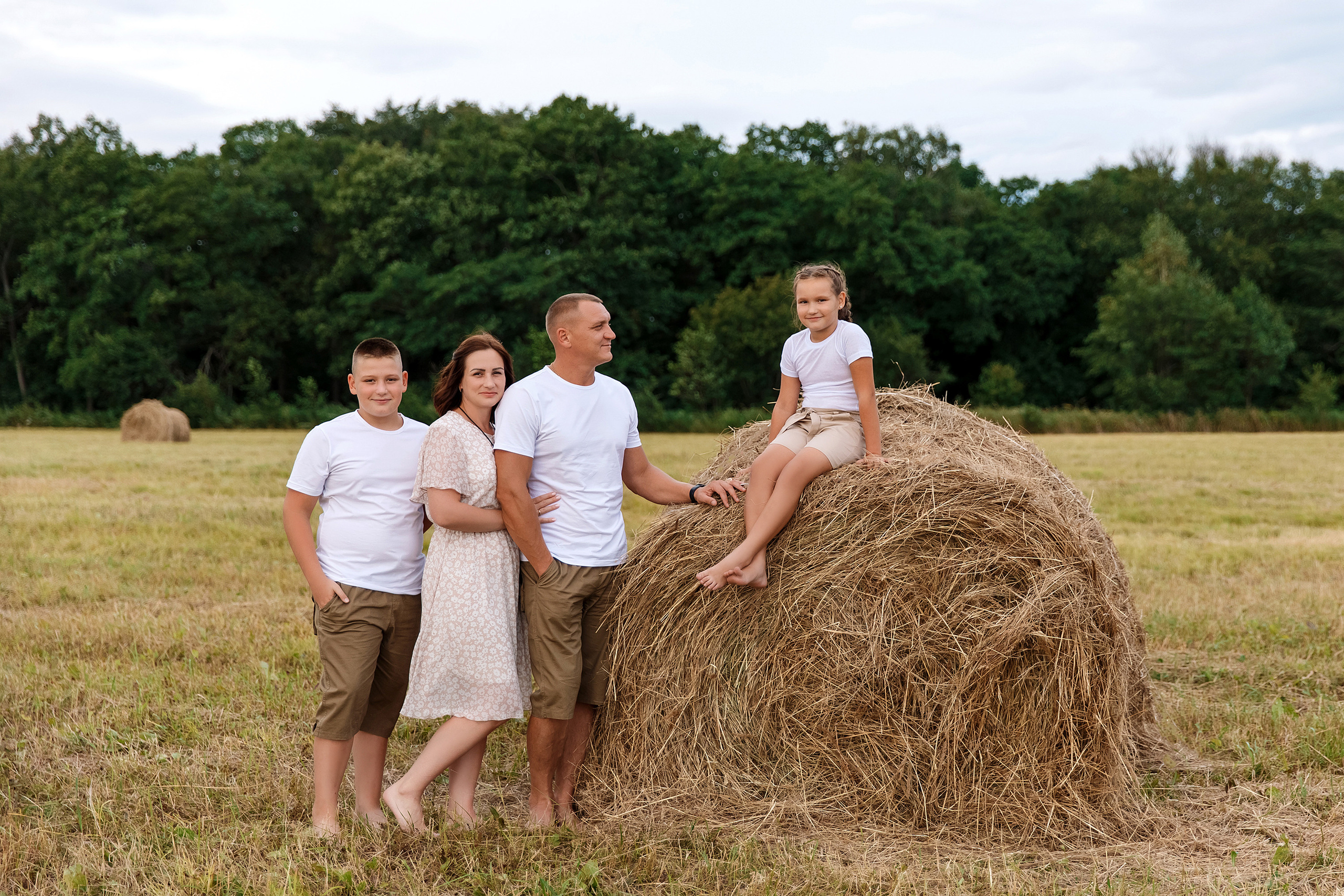Фотосессия на сене. Фотограф Любовь Корниенко, Примоский край