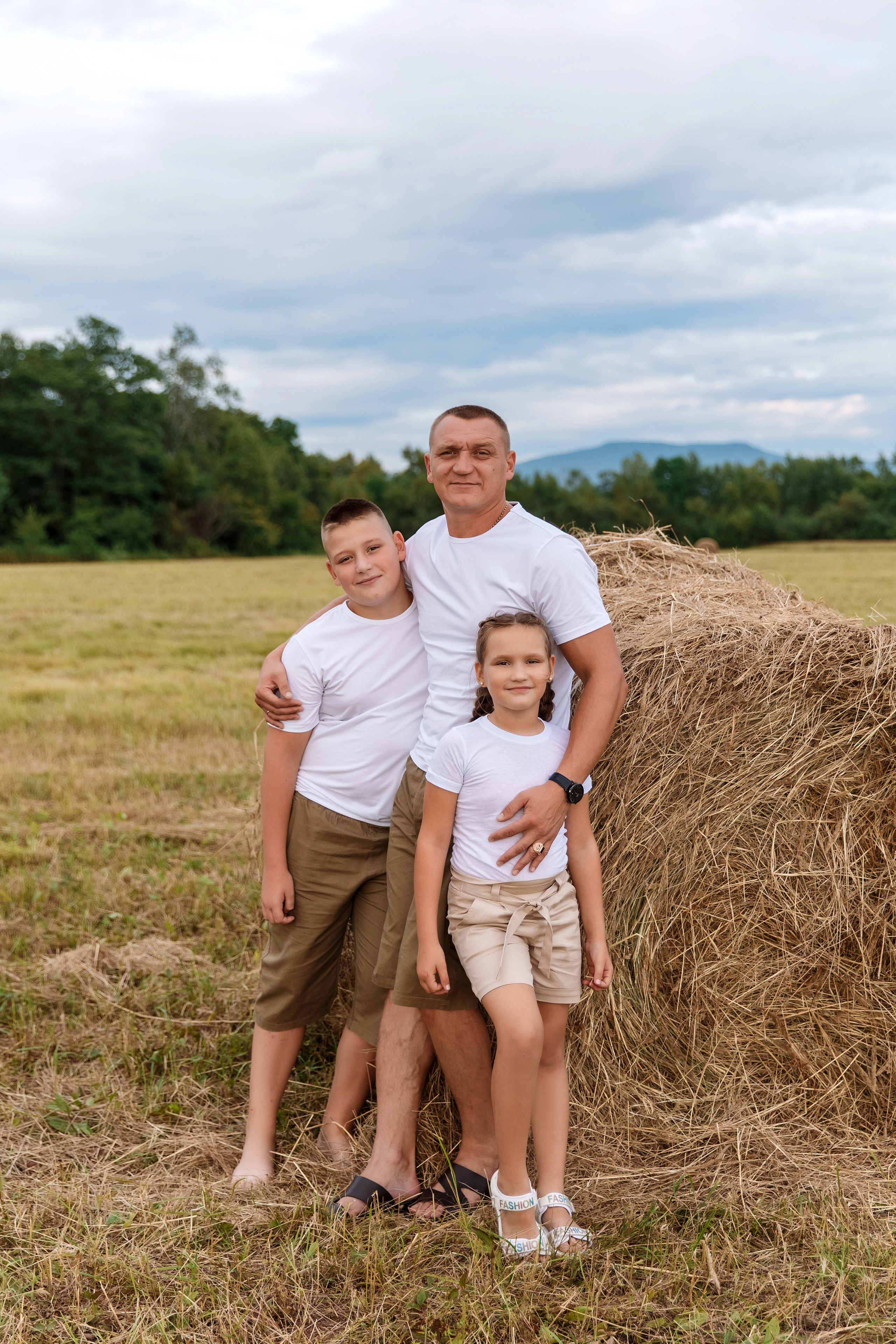 Фотосессия на сене. Фотограф Любовь Корниенко, Примоский край