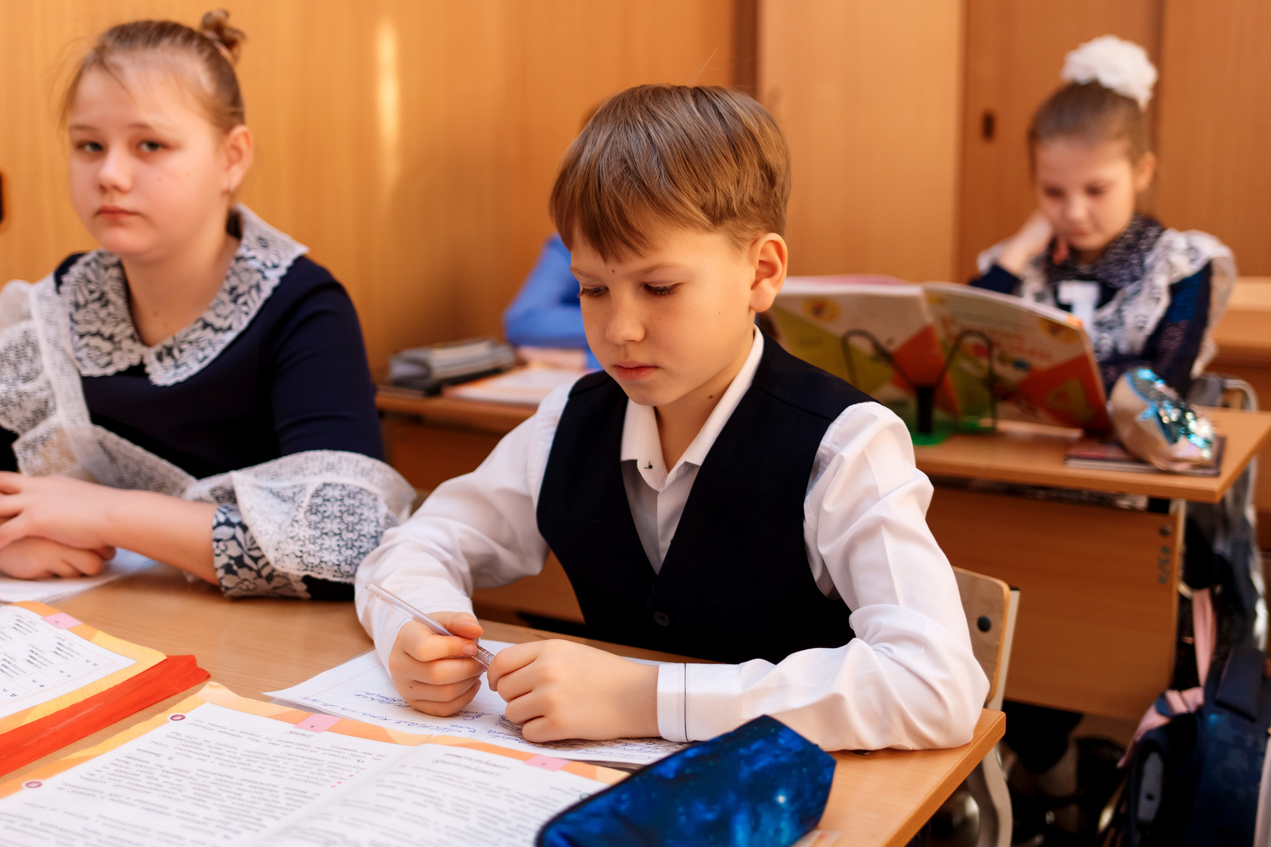 4А класс, фотосессия в школе + выпускной. Фотограф Любовь Корниенко, Примоский край