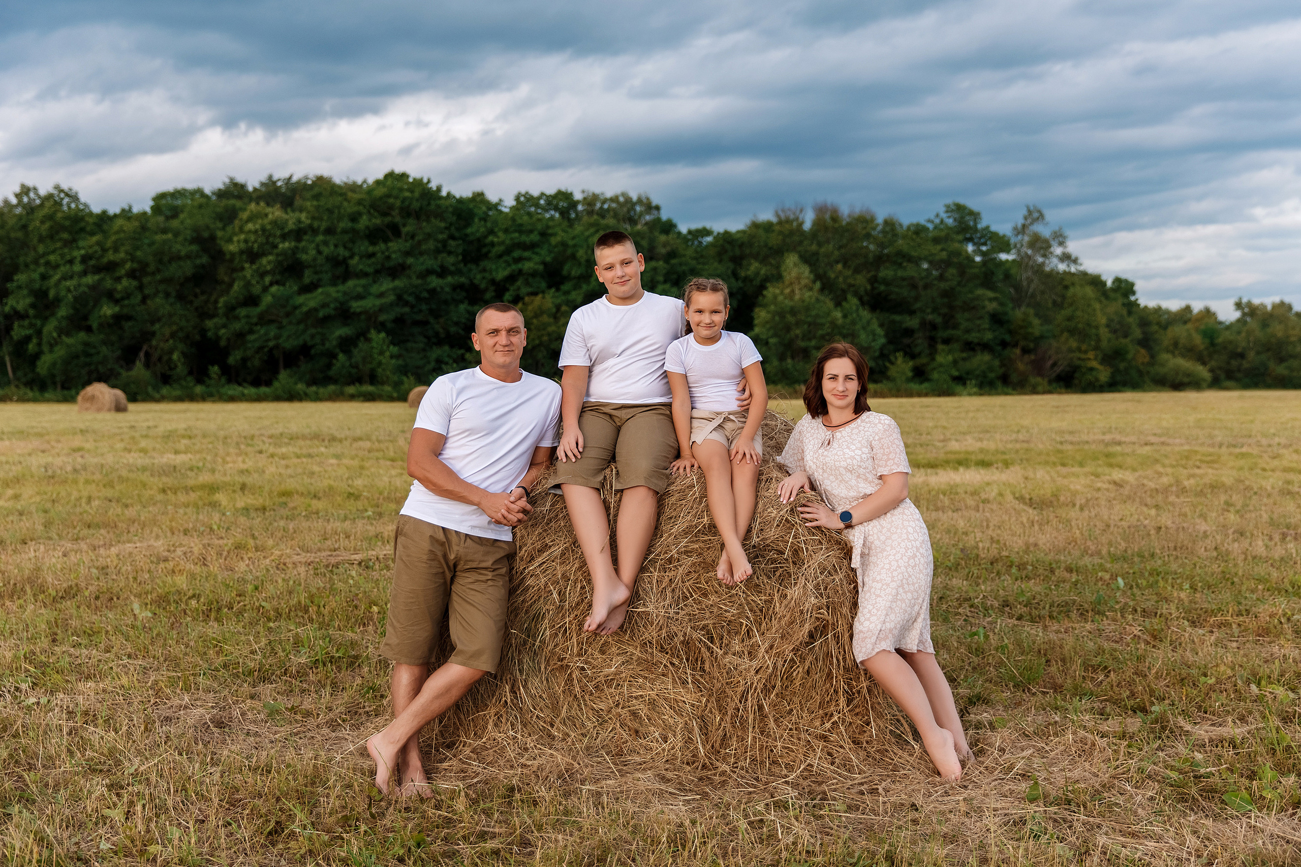Фотосессия на сене. Фотограф Любовь Корниенко, Примоский край