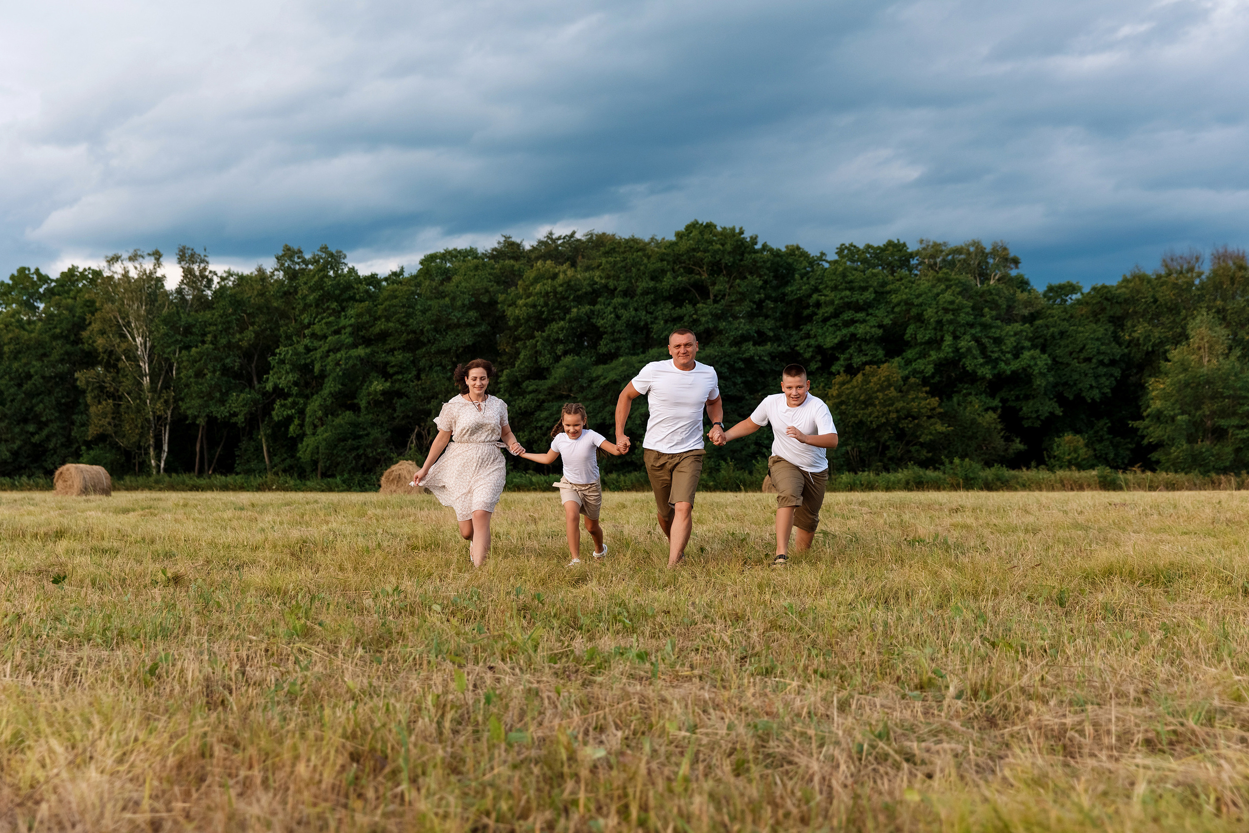 Фотосессия на сене. Фотограф Любовь Корниенко, Примоский край