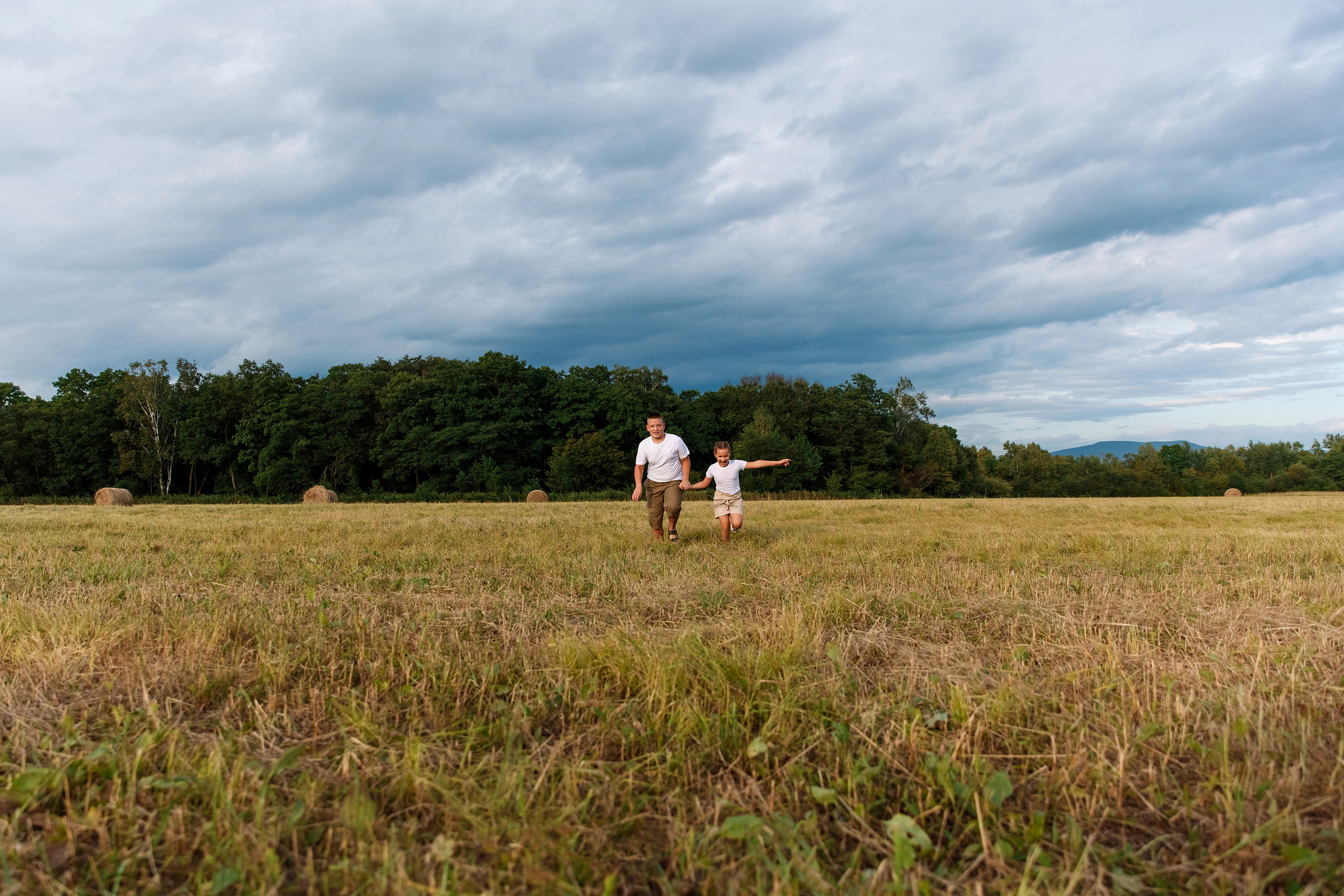 Фотосессия на сене. Фотограф Любовь Корниенко, Примоский край