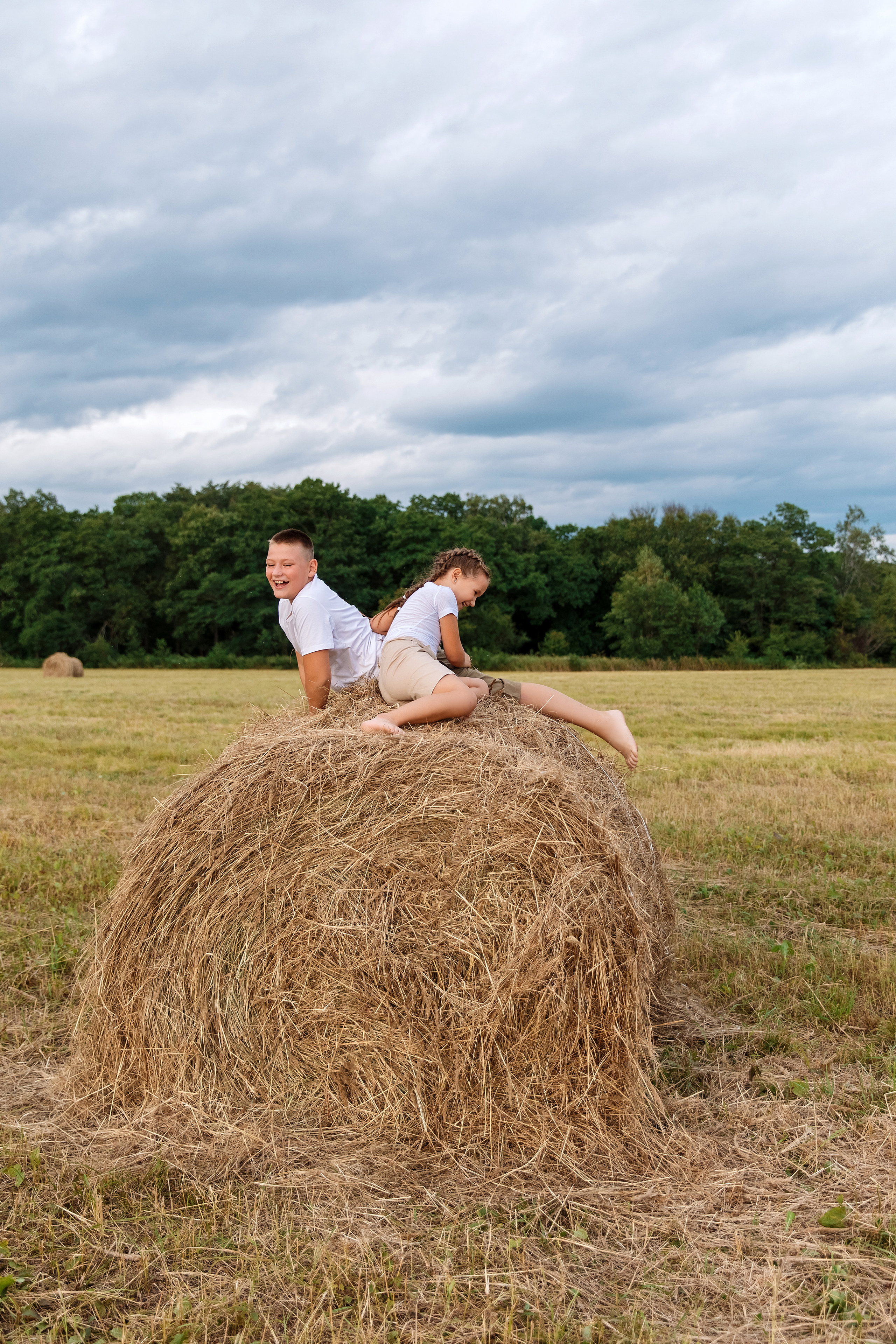 Фотосессия на сене. Фотограф Любовь Корниенко, Примоский край