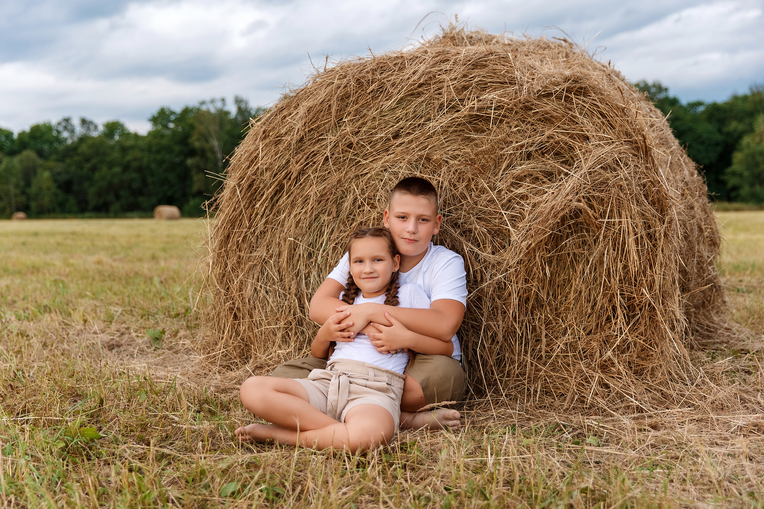 Фотосессия на сене. Фотограф Любовь Корниенко, Примоский край