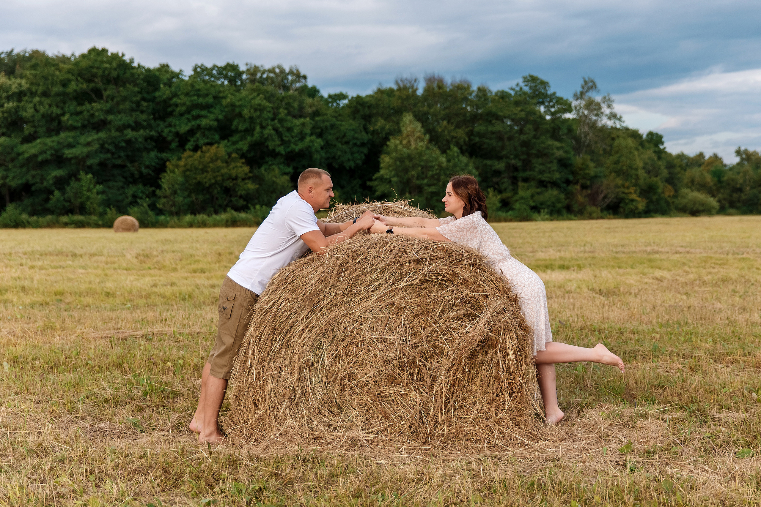 Фотосессия на сене. Фотограф Любовь Корниенко, Примоский край