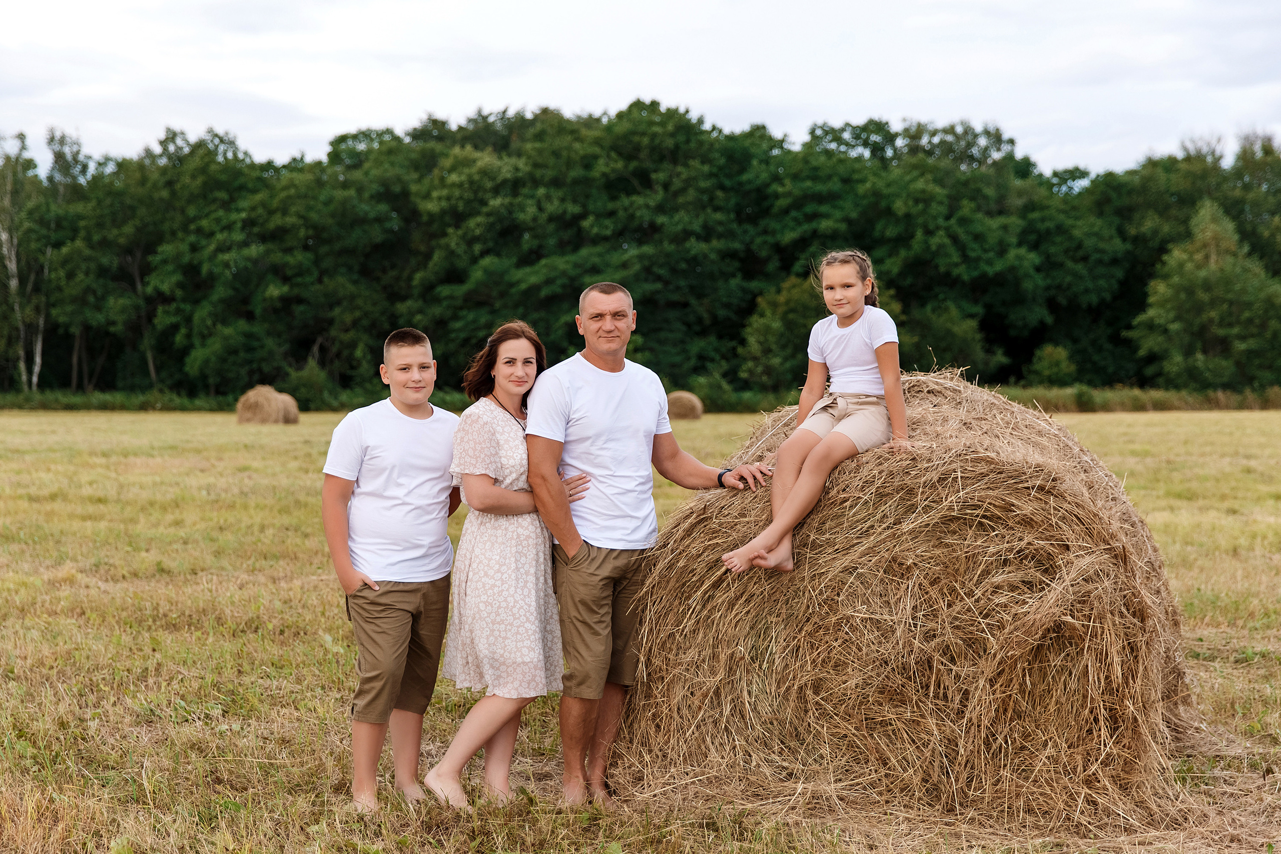 Фотосессия на сене. Фотограф Любовь Корниенко, Примоский край