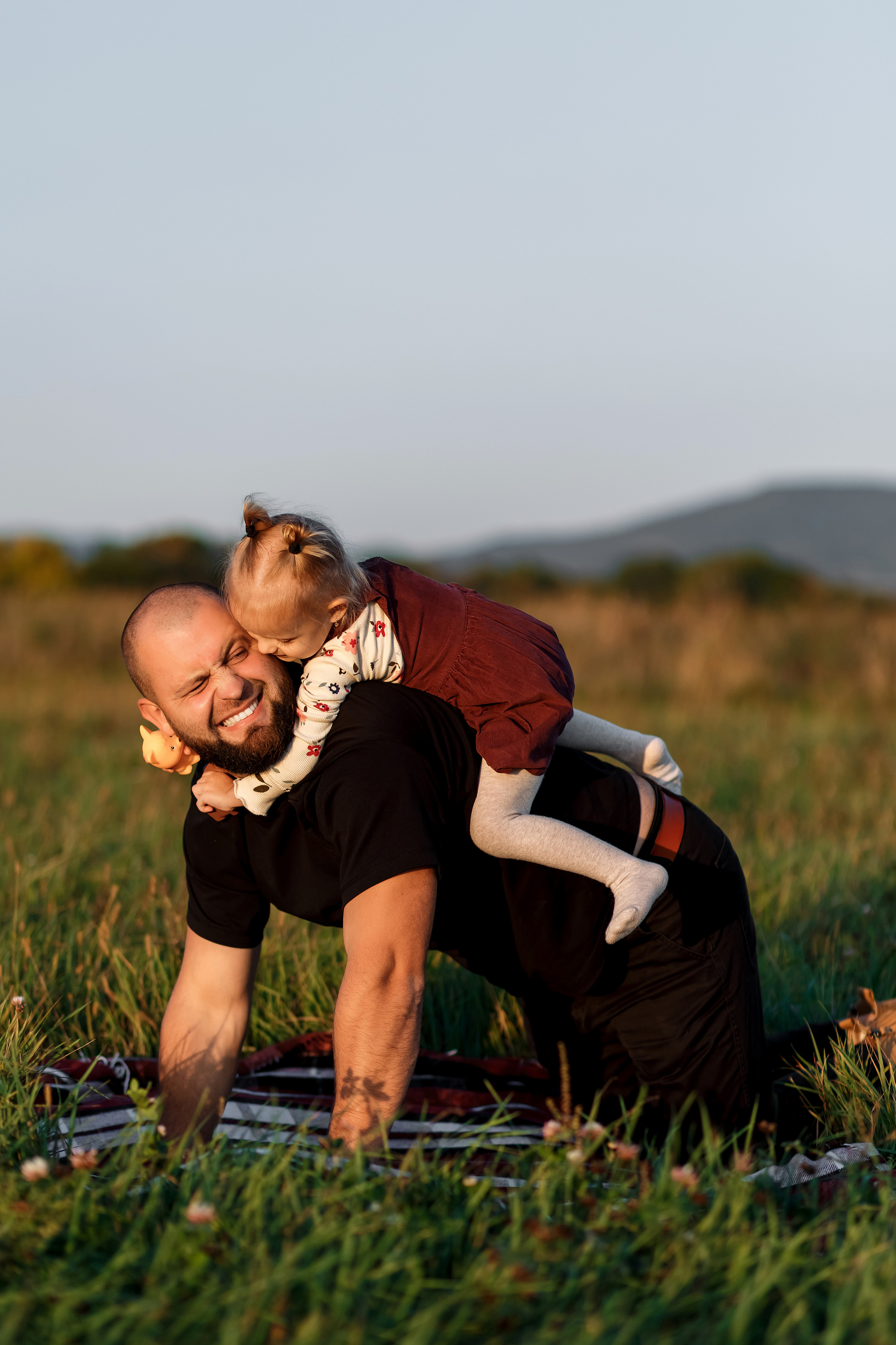 Фотосессия на поле. Фотограф Любовь Корниенко, Примоский край