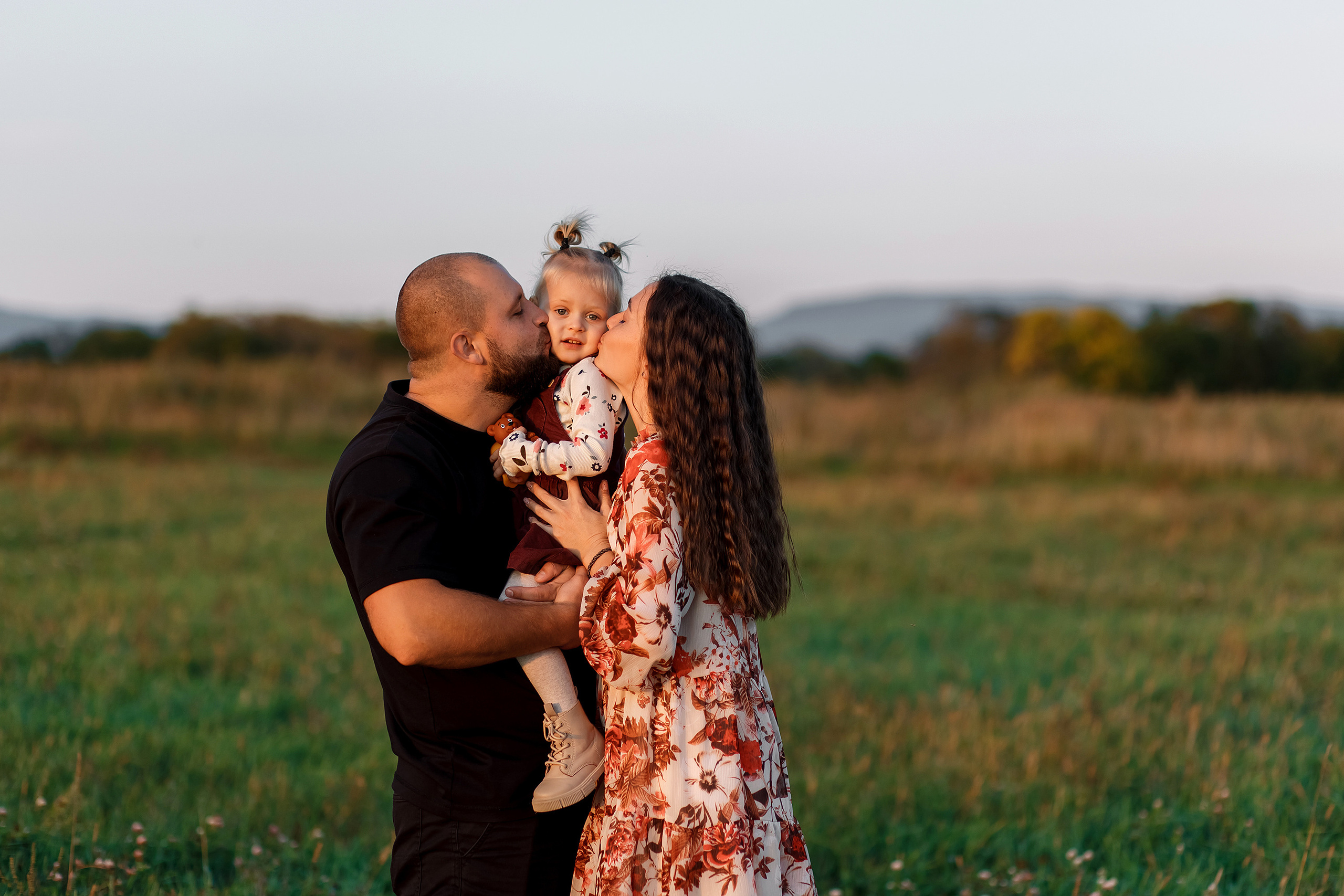 Фотосессия на поле. Фотограф Любовь Корниенко, Примоский край