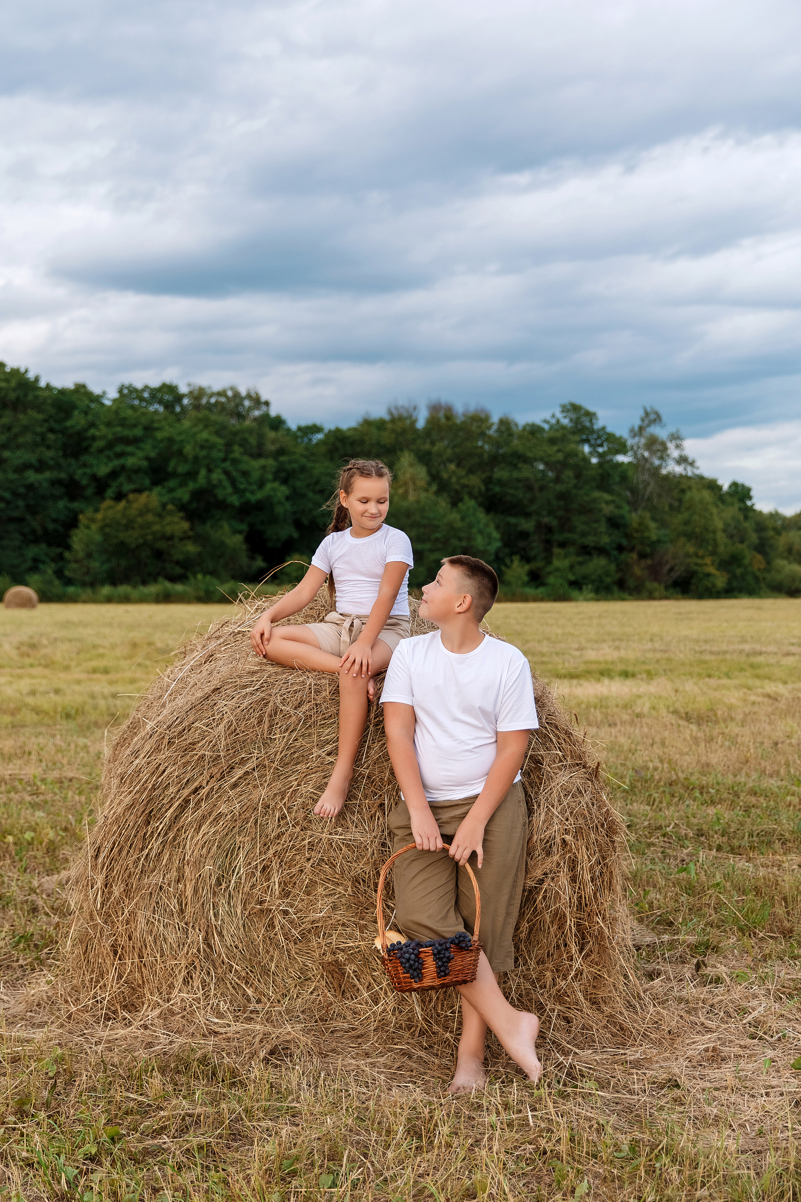 Фотосессия на сене. Фотограф Любовь Корниенко, Примоский край