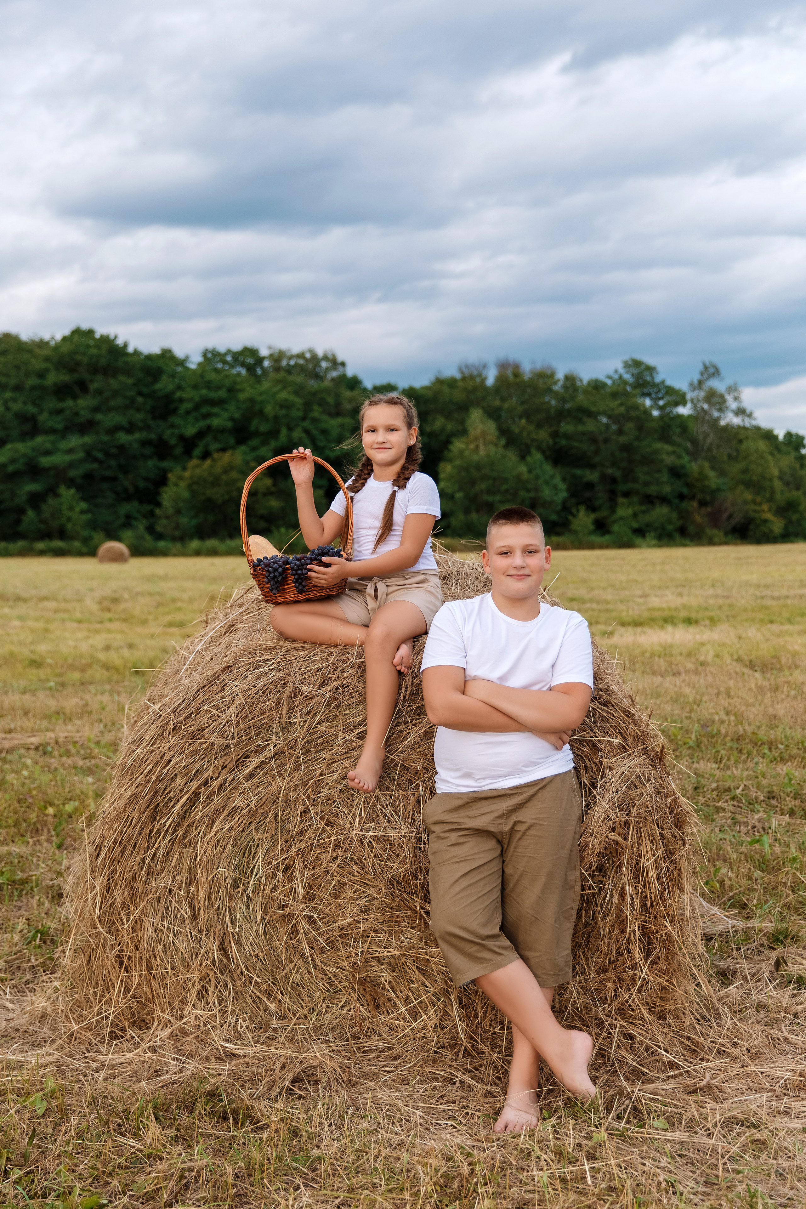 Фотосессия на сене. Фотограф Любовь Корниенко, Примоский край