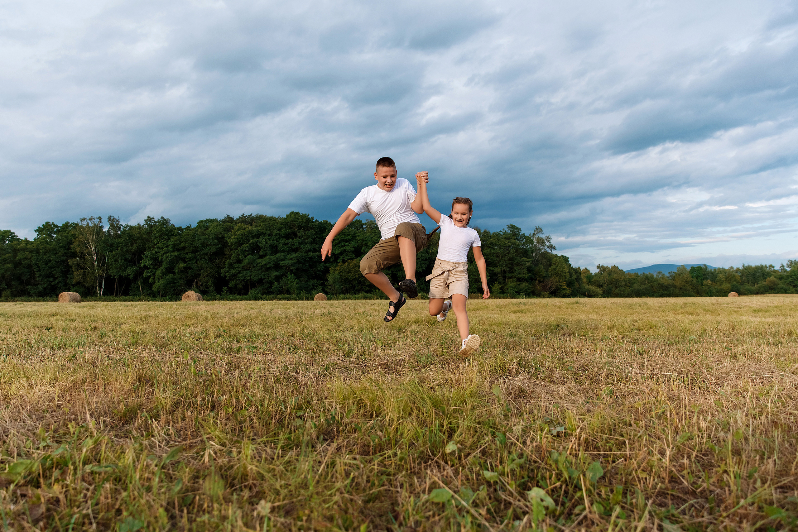 Фотосессия на сене. Фотограф Любовь Корниенко, Примоский край