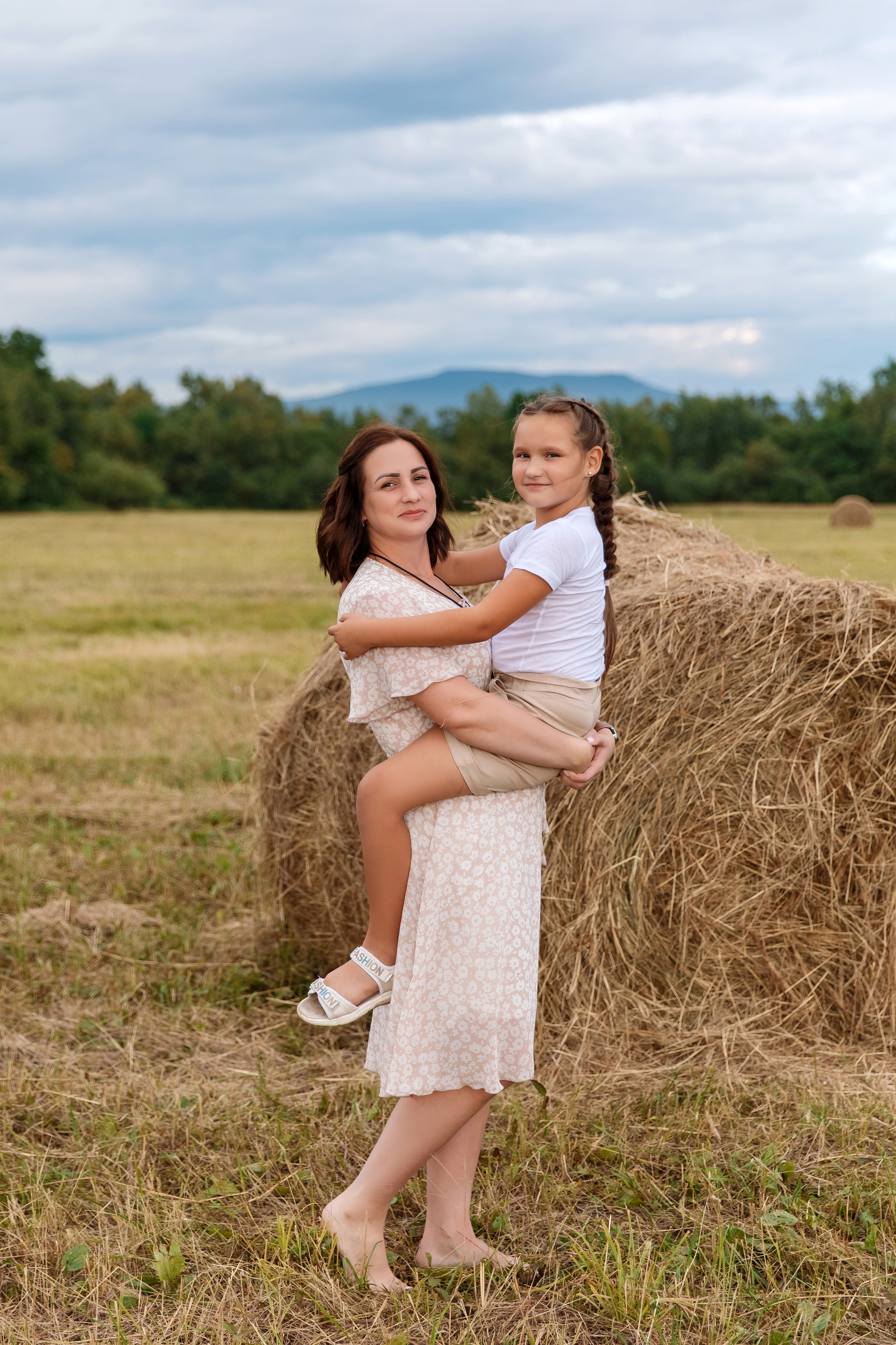 Фотосессия на сене. Фотограф Любовь Корниенко, Примоский край
