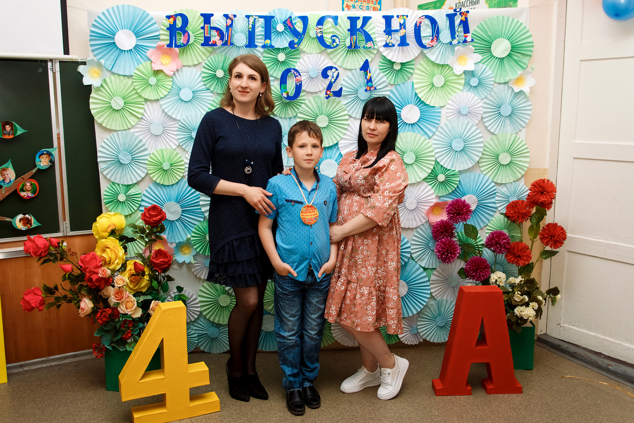 4А класс, фотосессия в школе + выпускной. Фотограф Любовь Корниенко, Примоский край