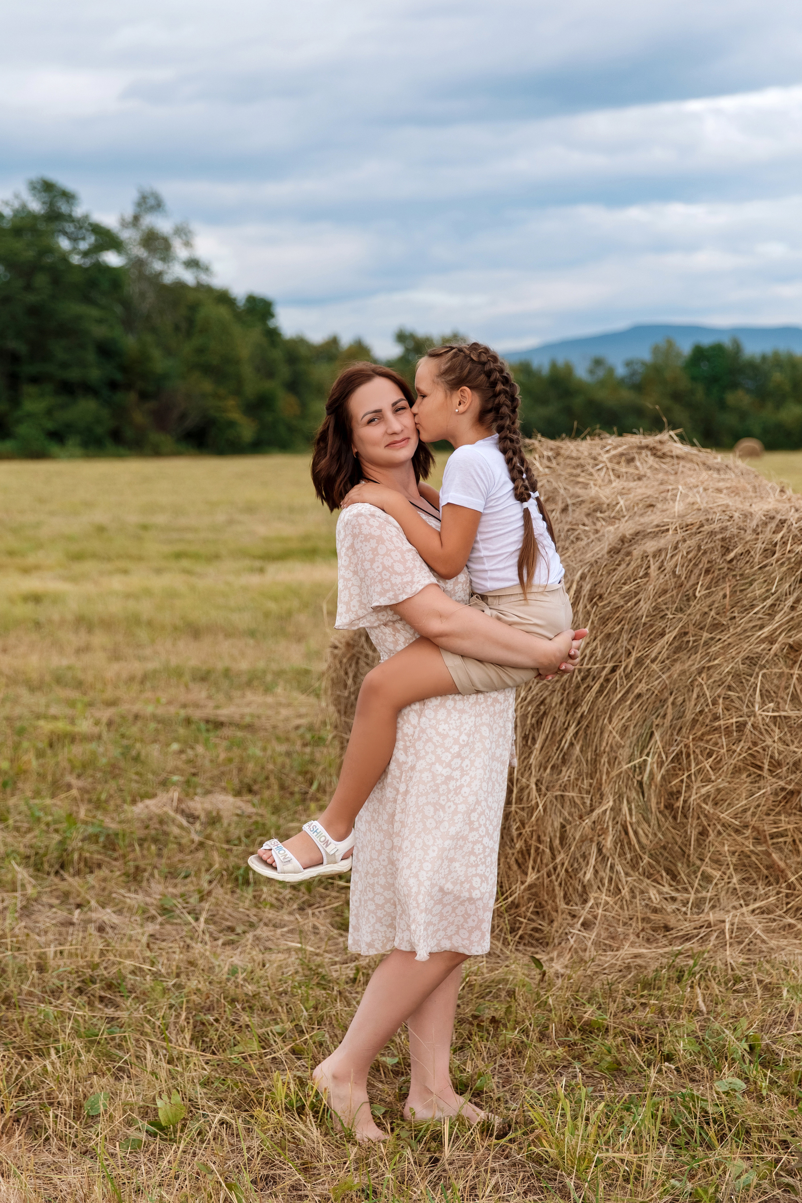 Фотосессия на сене. Фотограф Любовь Корниенко, Примоский край