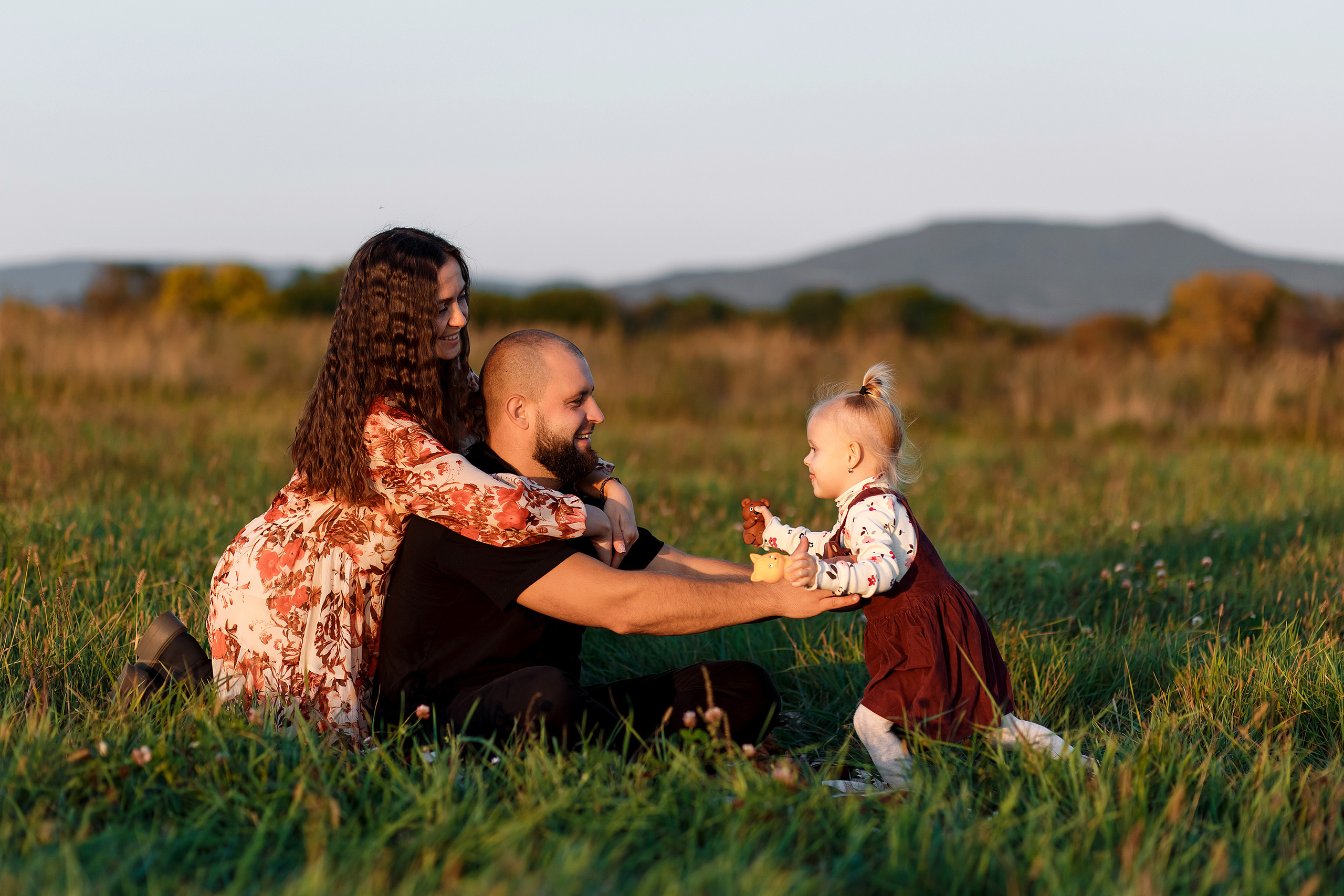 Фотосессия на поле. Фотограф Любовь Корниенко, Примоский край