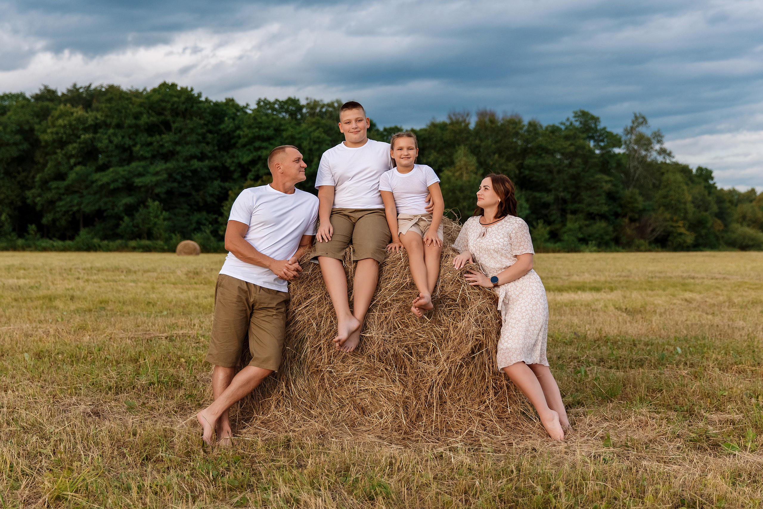 Фотосессия на сене. Фотограф Любовь Корниенко, Примоский край