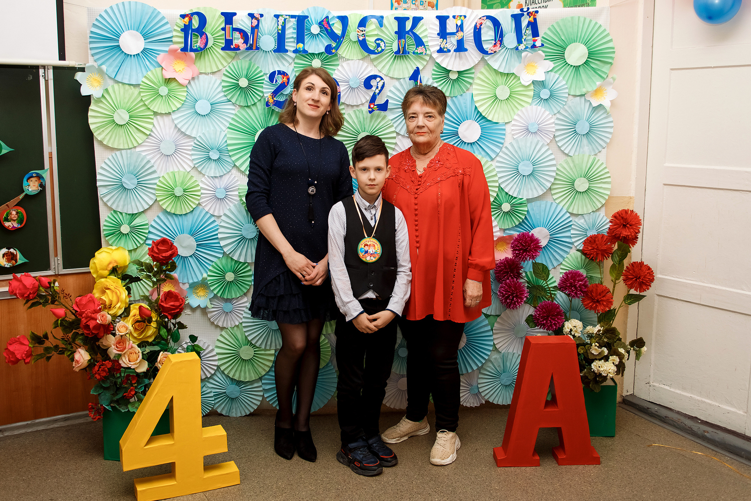 4А класс, фотосессия в школе + выпускной. Фотограф Любовь Корниенко, Примоский край