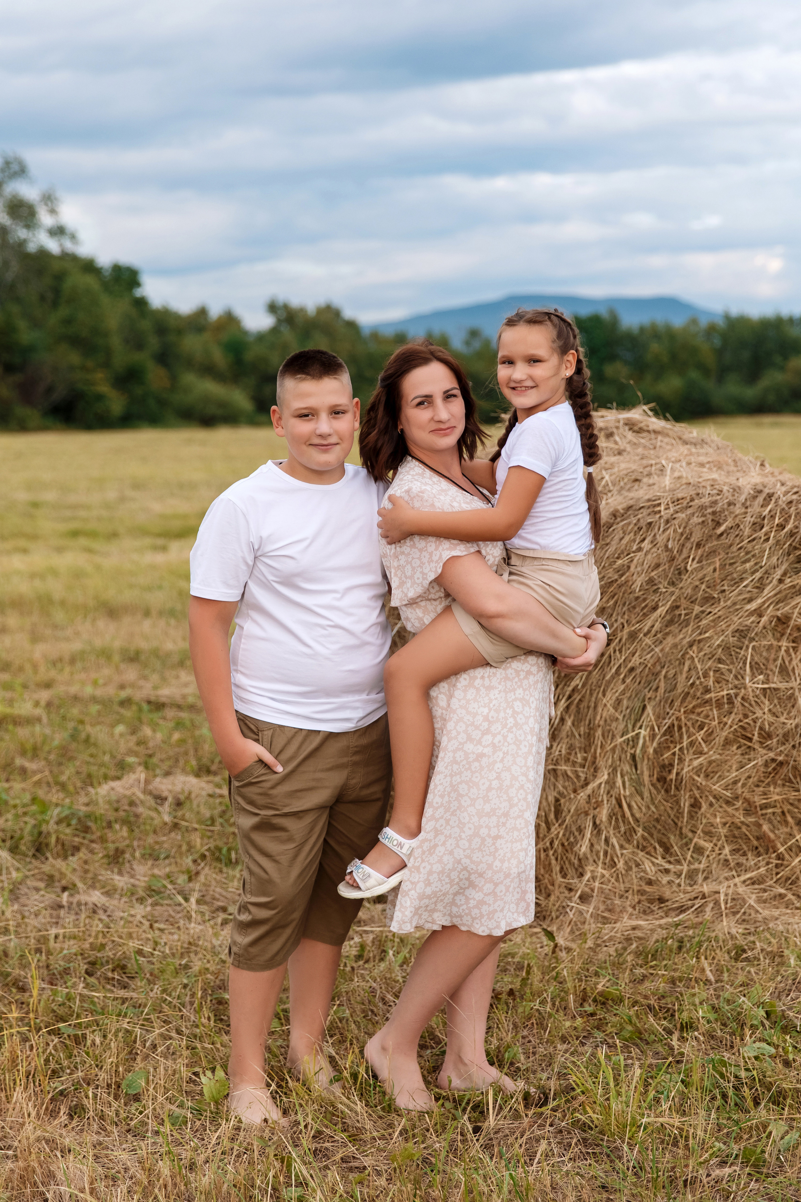 Фотосессия на сене. Фотограф Любовь Корниенко, Примоский край