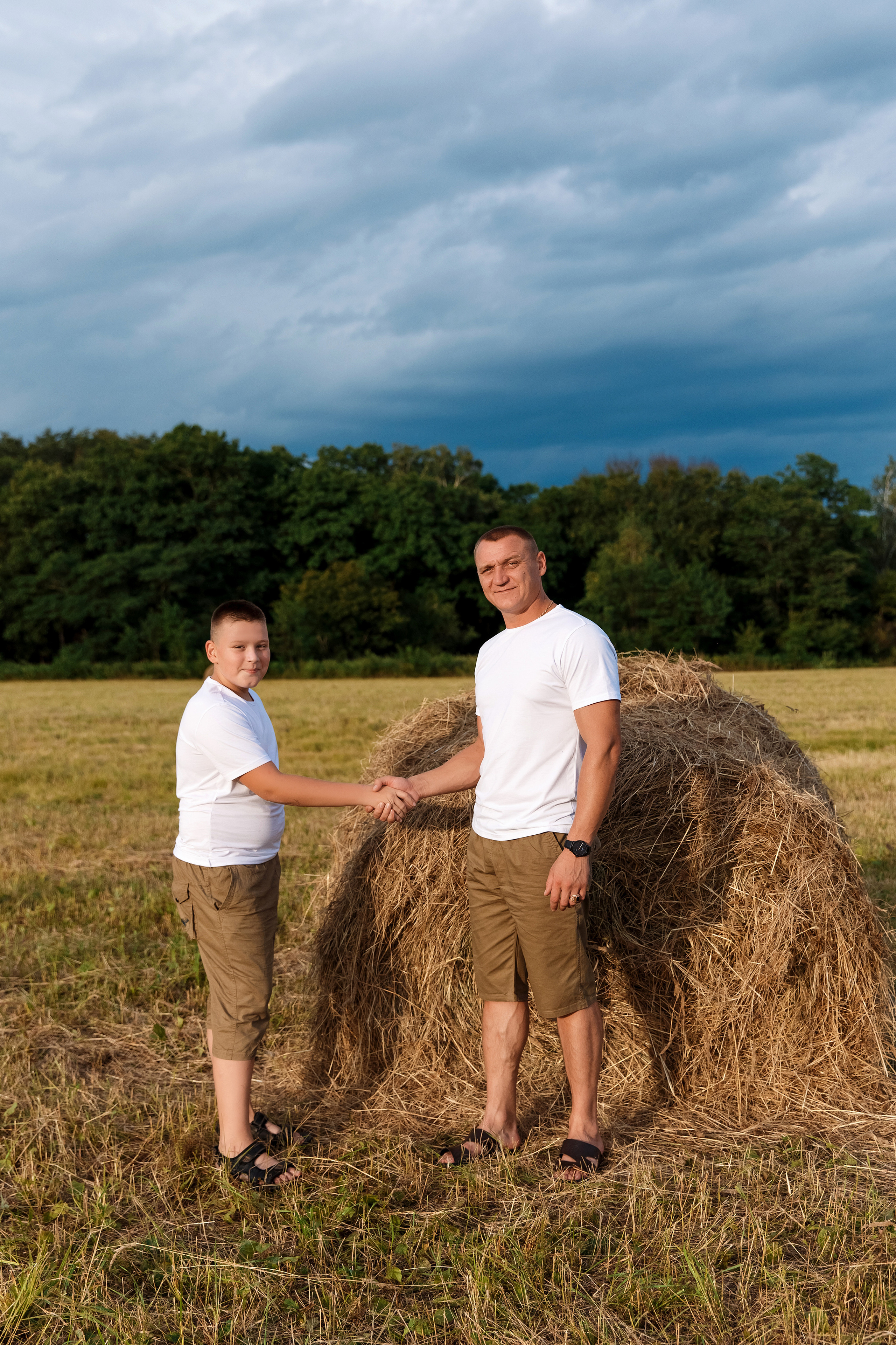 Фотосессия на сене. Фотограф Любовь Корниенко, Примоский край