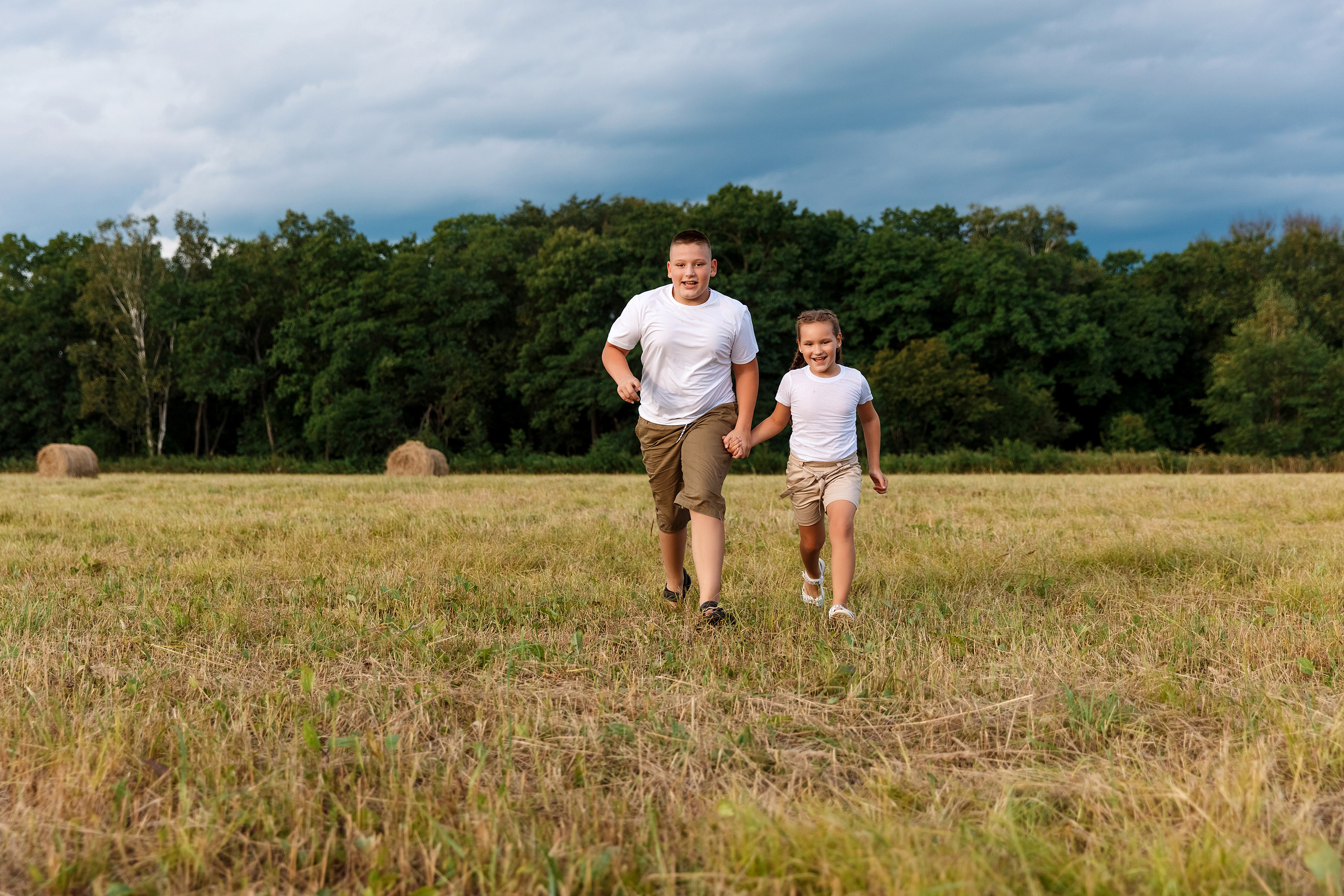 Фотосессия на сене. Фотограф Любовь Корниенко, Примоский край