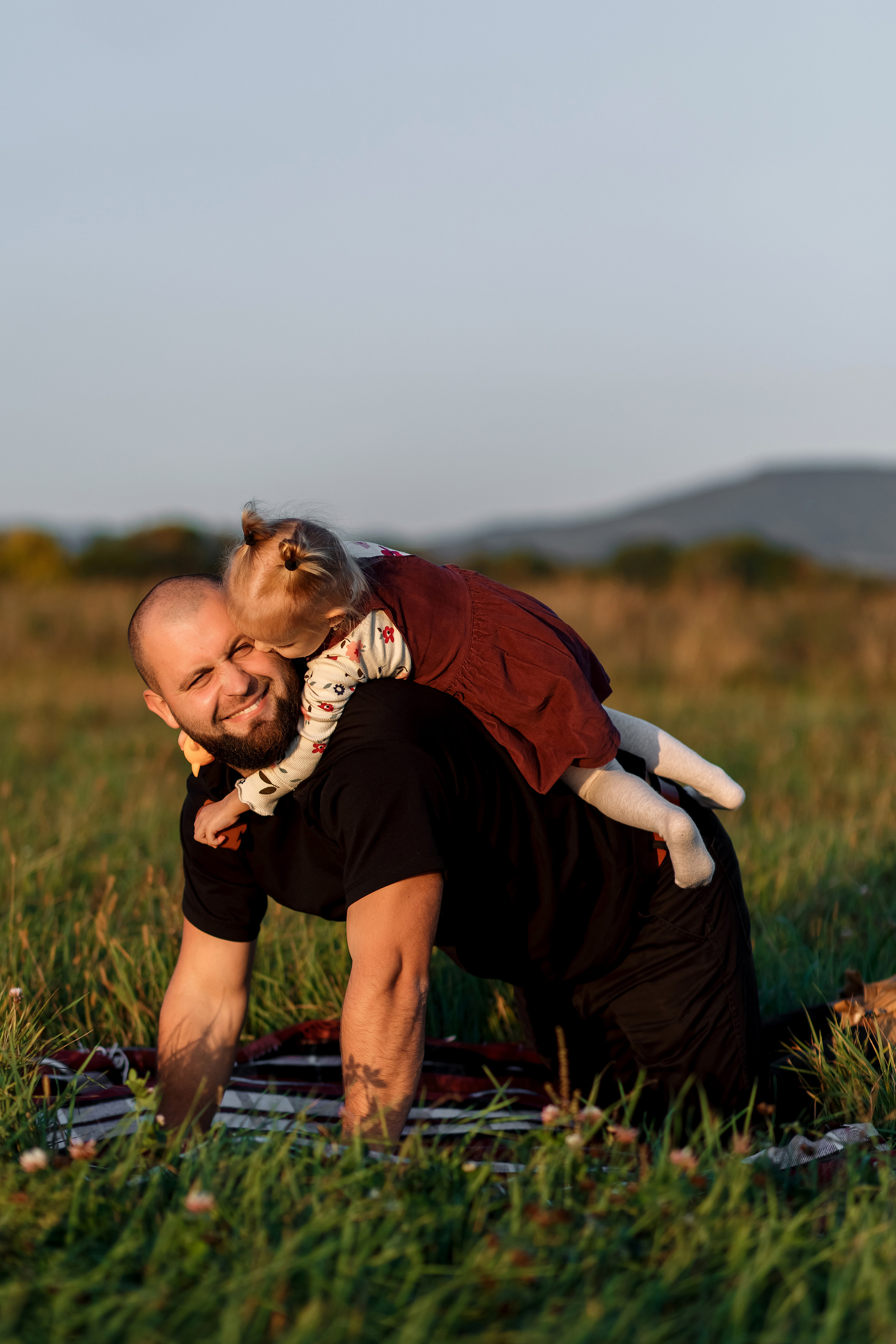 Фотосессия на поле. Фотограф Любовь Корниенко, Примоский край