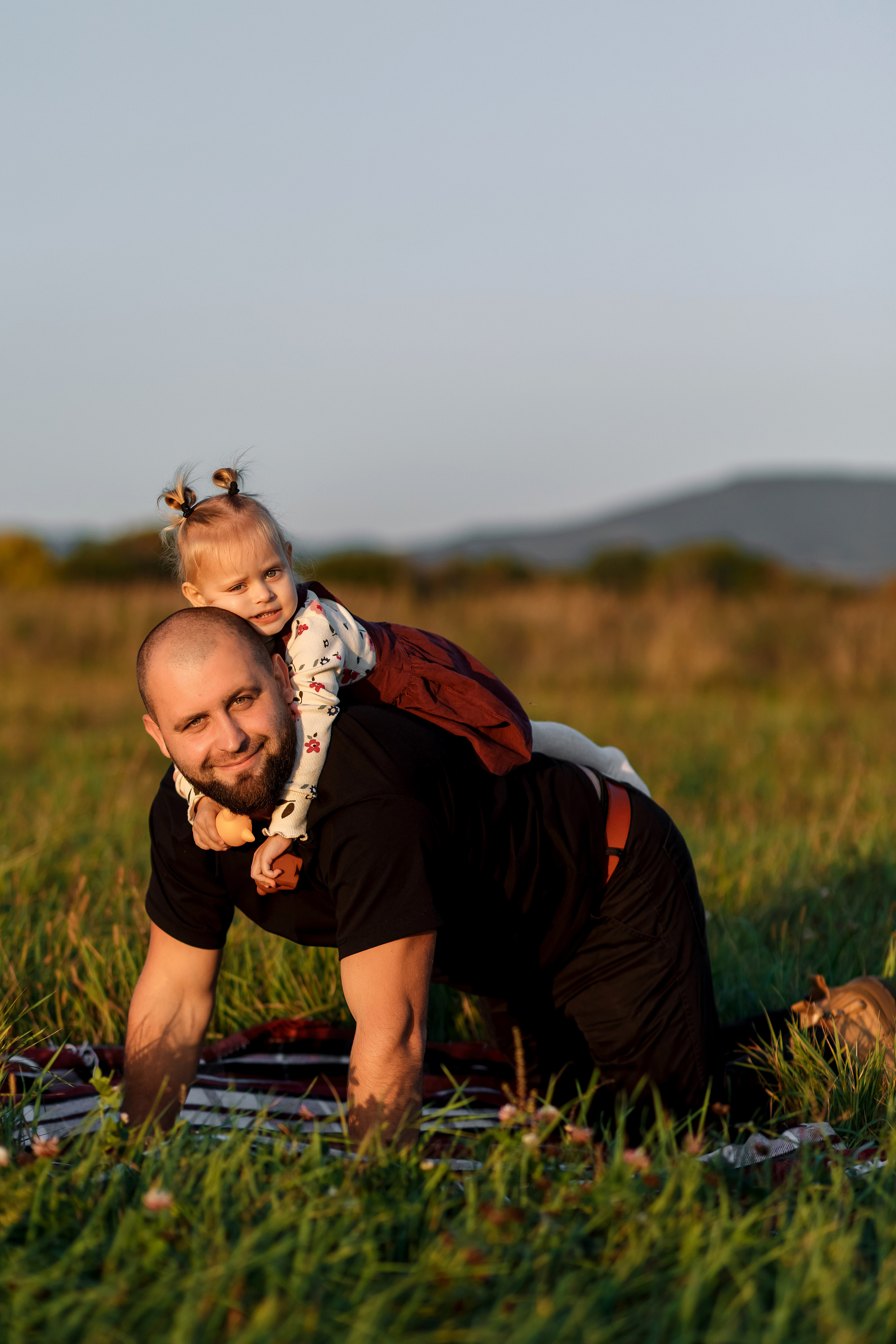 Фотосессия на поле. Фотограф Любовь Корниенко, Примоский край