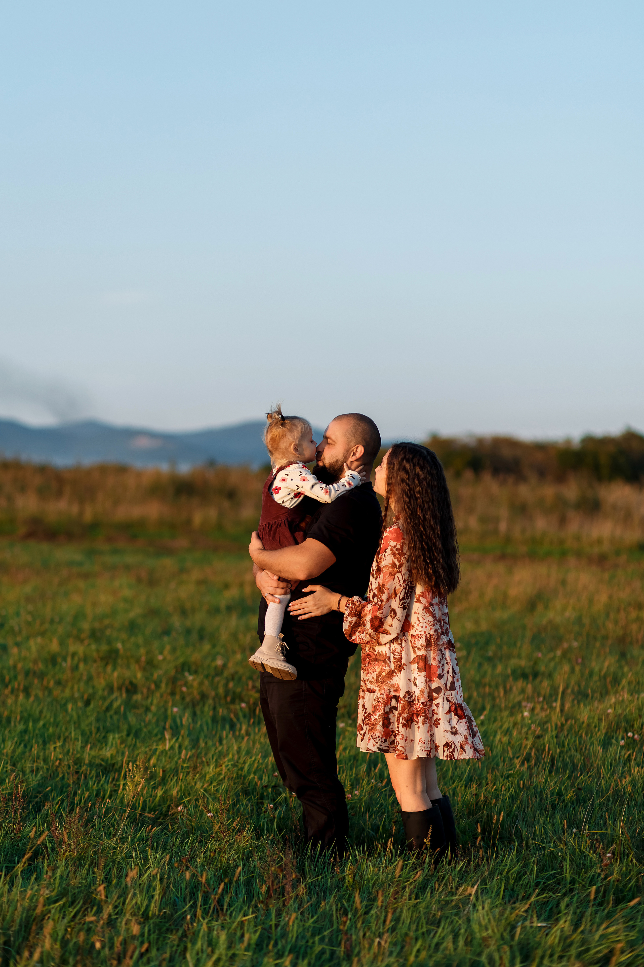 Фотосессия на поле. Фотограф Любовь Корниенко, Примоский край