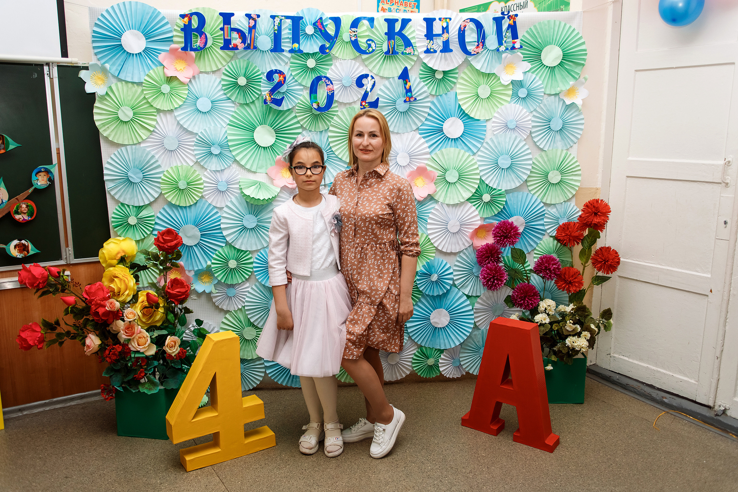 4А класс, фотосессия в школе + выпускной. Фотограф Любовь Корниенко, Примоский край