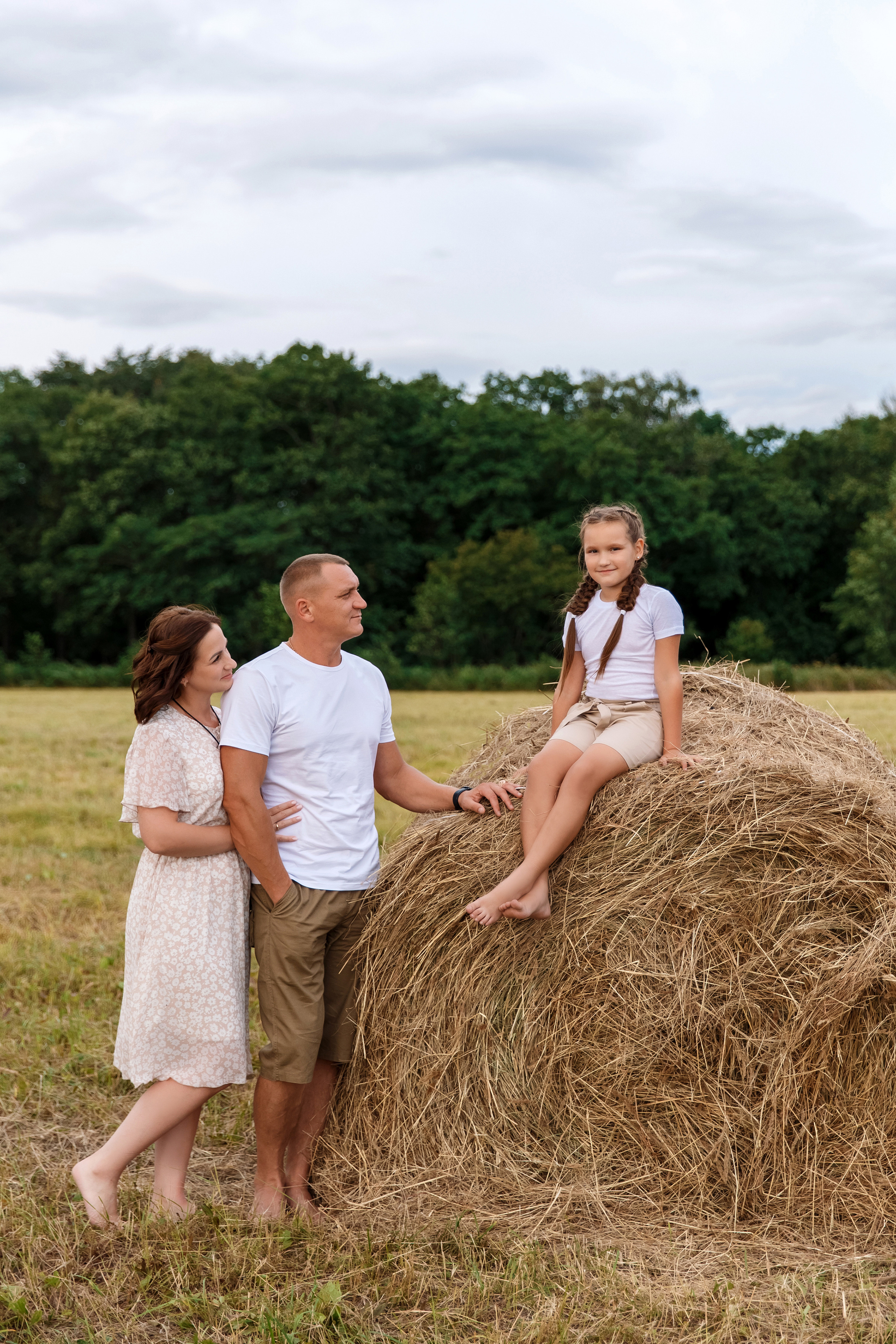 Фотосессия на сене. Фотограф Любовь Корниенко, Примоский край