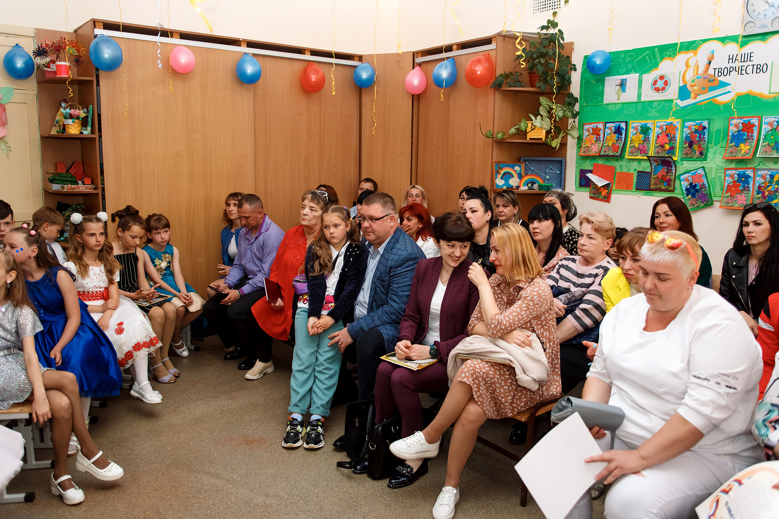 4А класс, фотосессия в школе + выпускной. Фотограф Любовь Корниенко, Примоский край