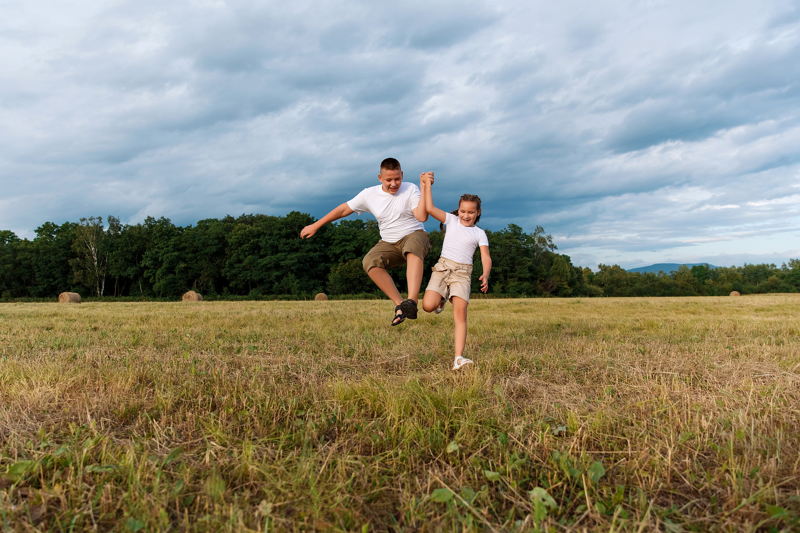 Фотосессия на сене. Фотограф Любовь Корниенко, Примоский край