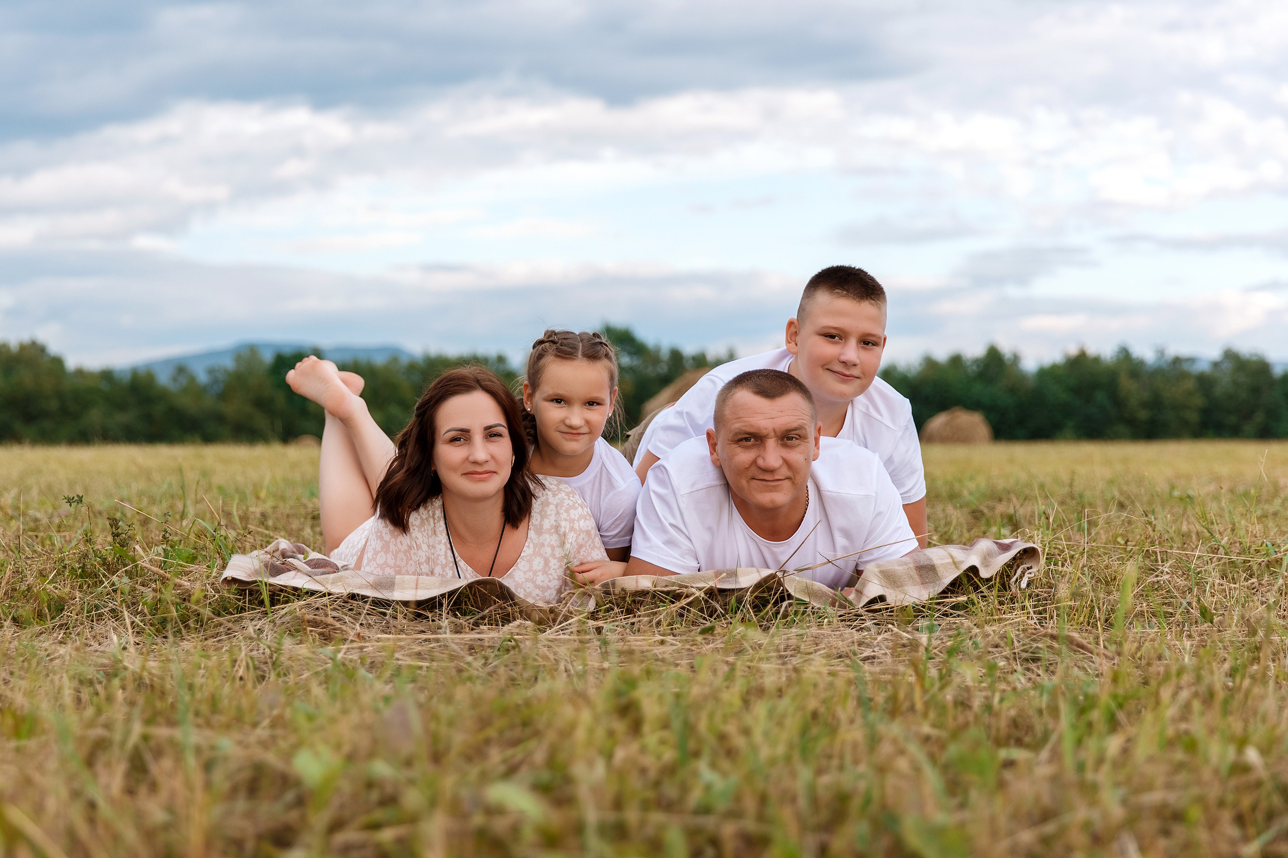 Фотосессия на сене. Фотограф Любовь Корниенко, Примоский край